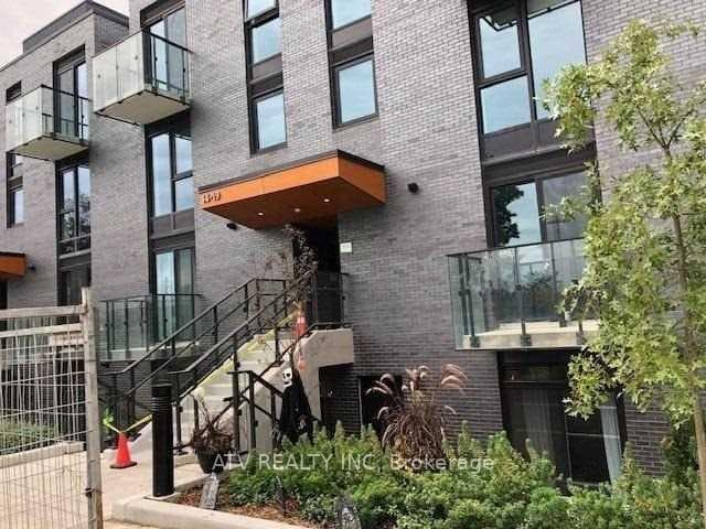 10 Brin Drive Unit 17, Toronto W08
