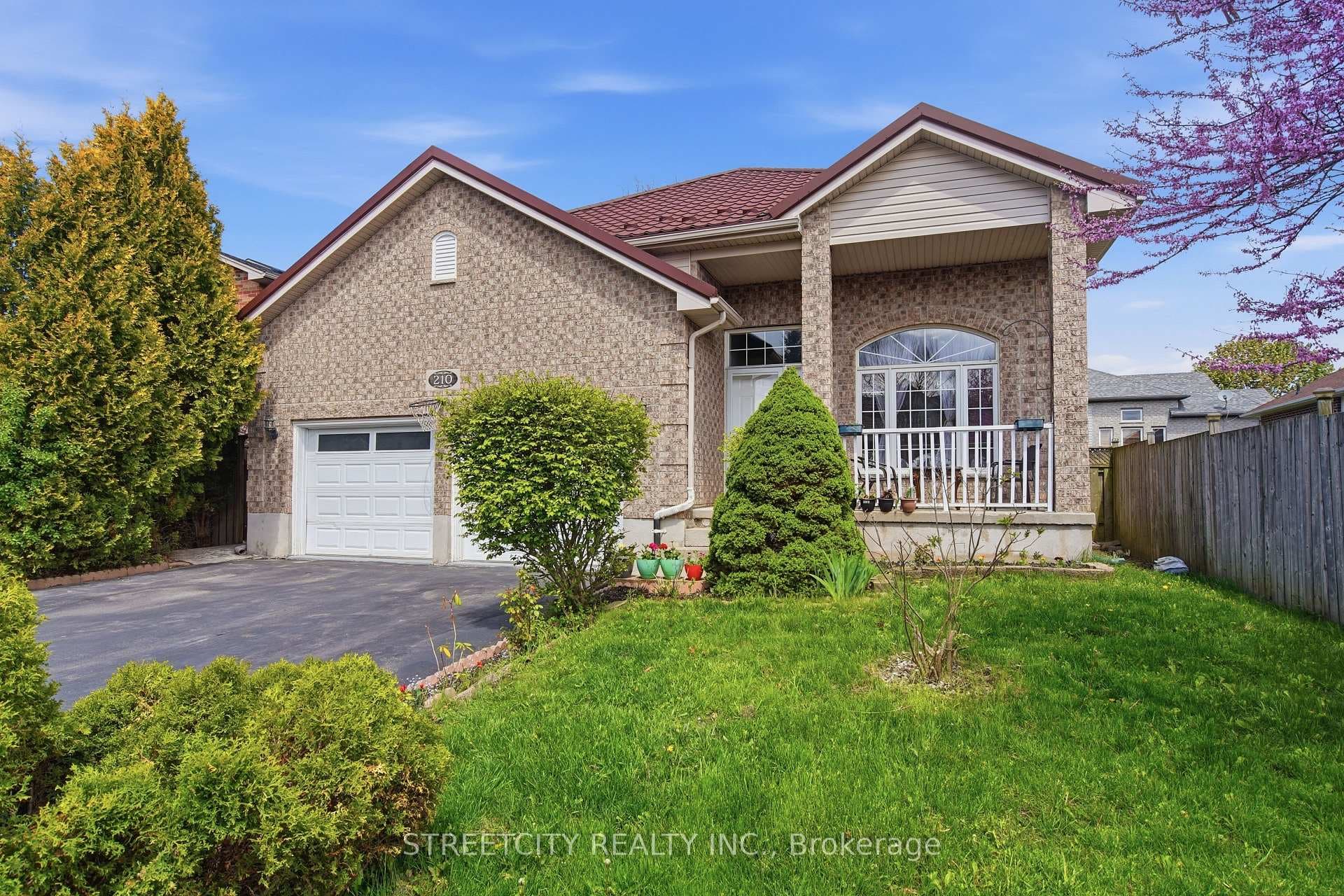 210 Hawthorne Road, London North