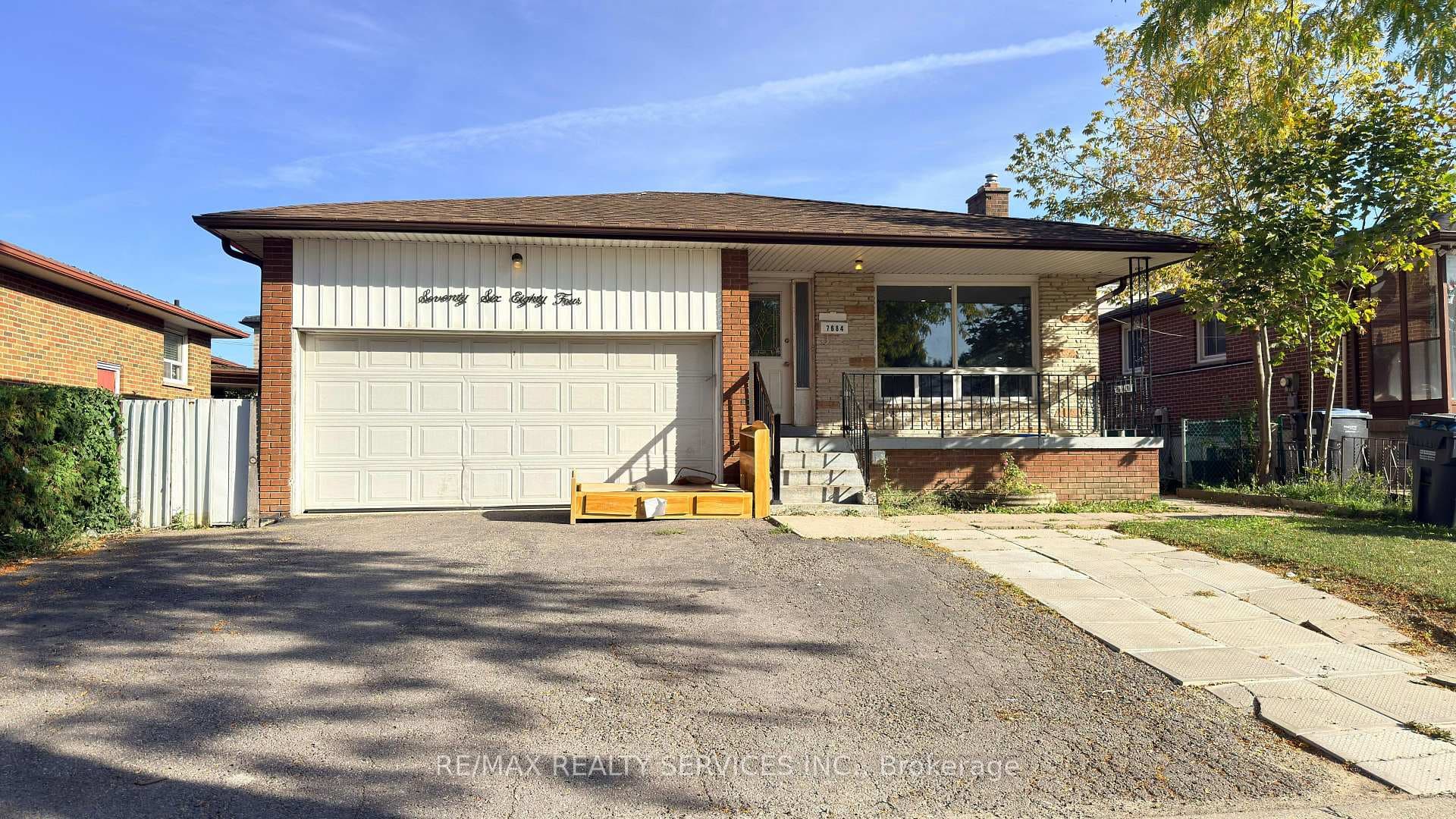 7684 Netherwood Road, Mississauga, ON L4T 2P1 - Photo 1