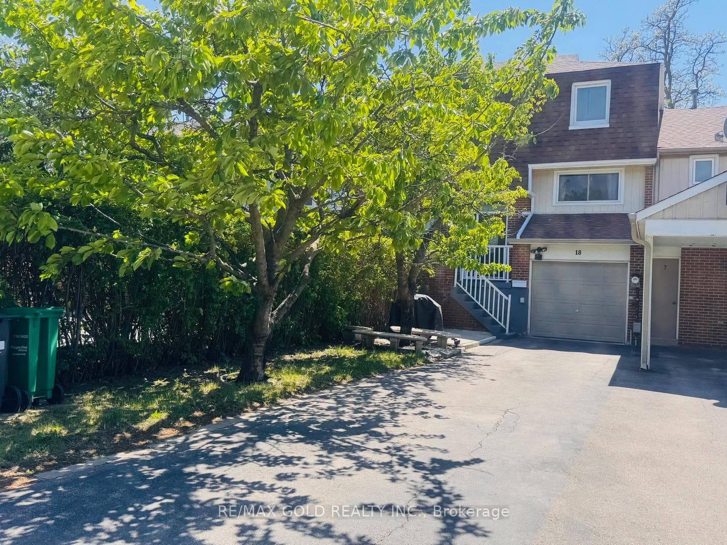 18 Peterson Court, Brampton, ON L6Z 1K6 - Photo 1