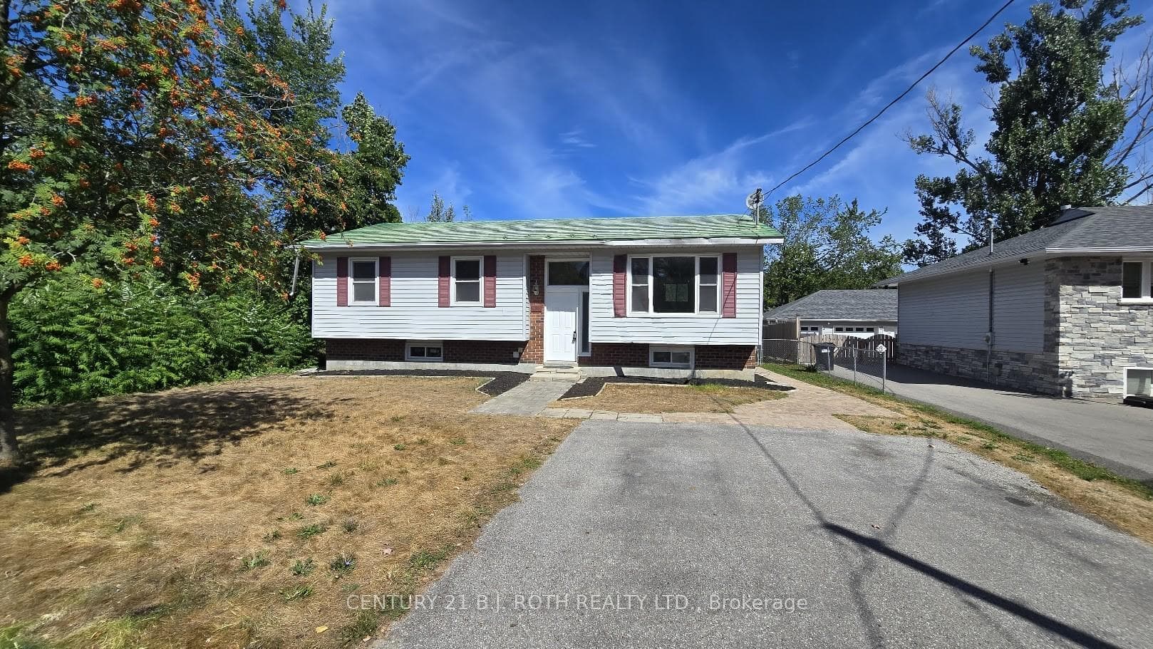 698 Burton Drive, Innisfil, ON L9S 2H6 - Photo 1