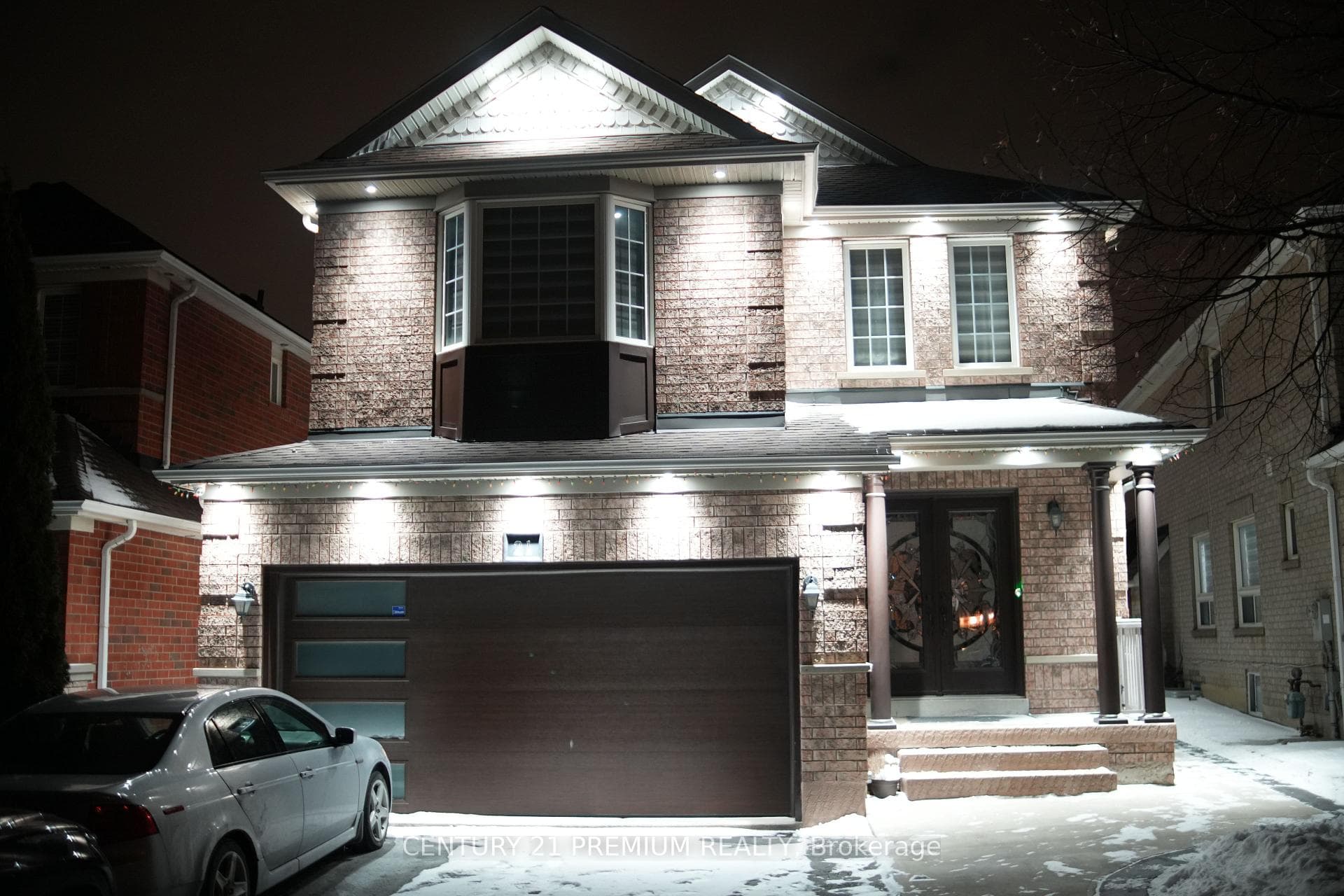 21 Sweet Clover Crescent, Brampton, ON L6R 3A2 - Photo 1
