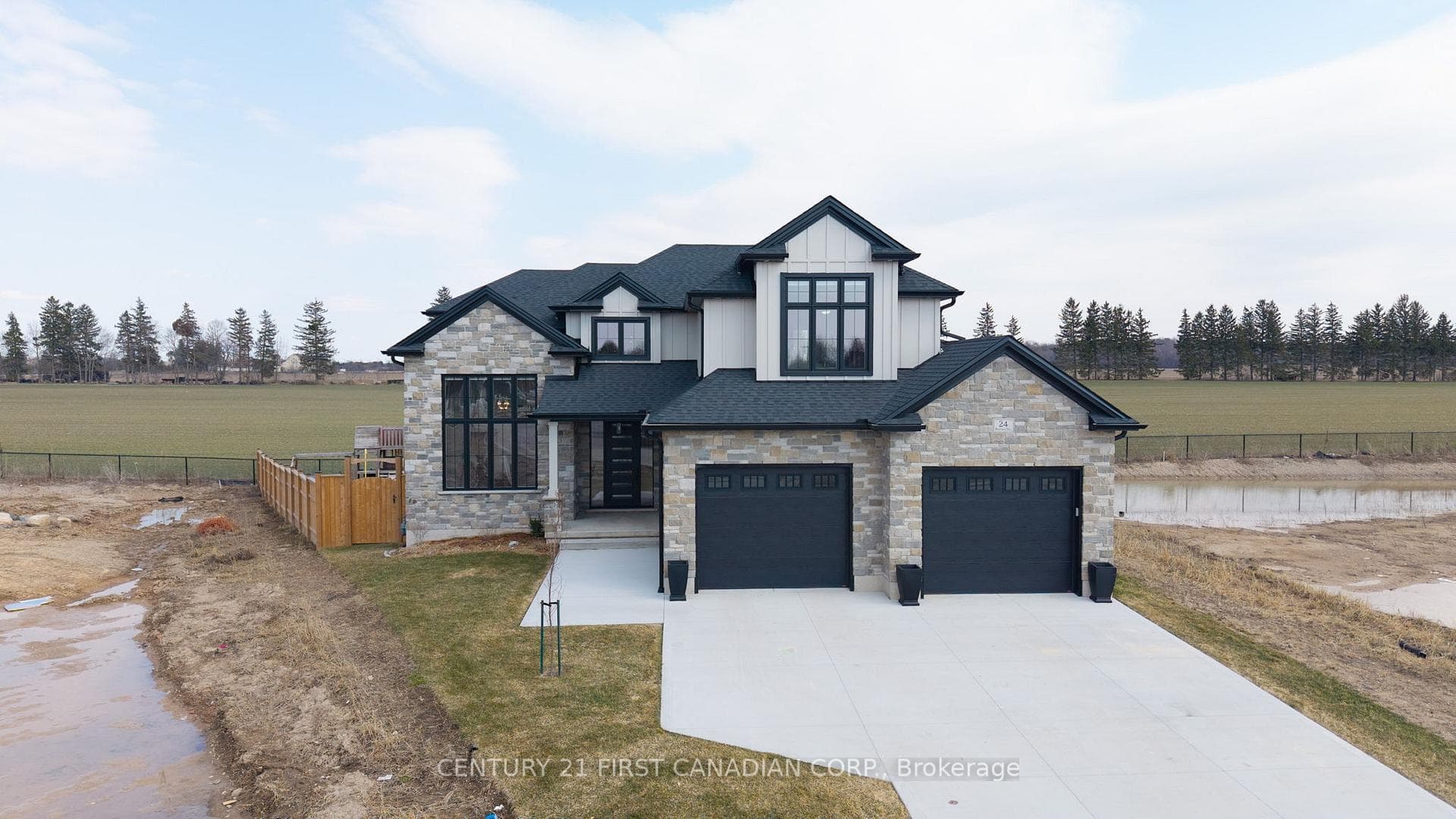 24 Postma Crescent, North Middlesex, ON N0M 1A0 - Photo 1