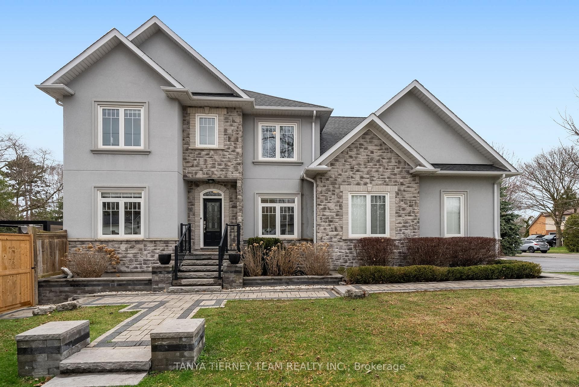1 Centre Street, Whitby, ON L1M 1C1 - Photo 1