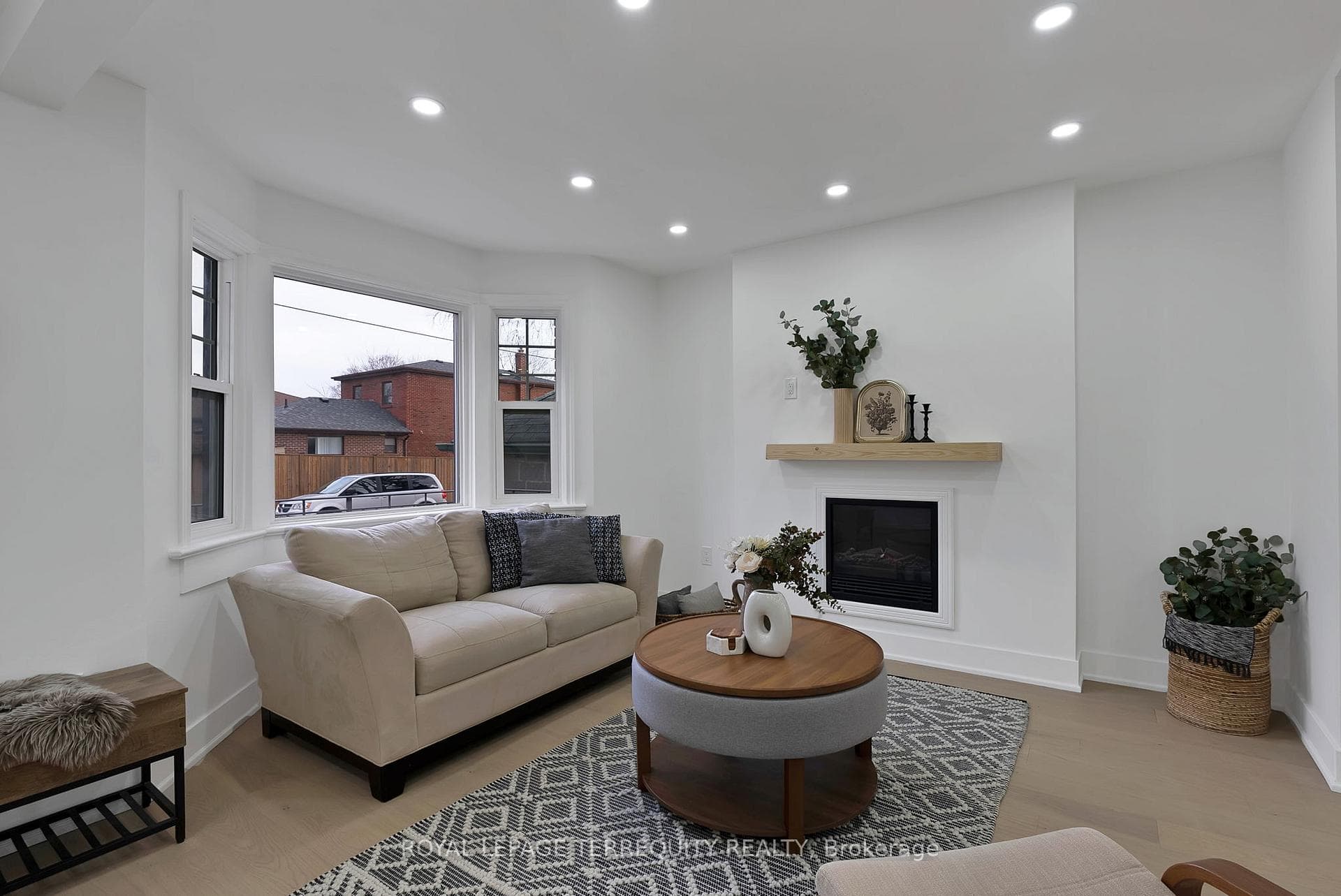 40 Leroy Avenue, Danforth / East York, ON M4J 4G8 - Photo 1