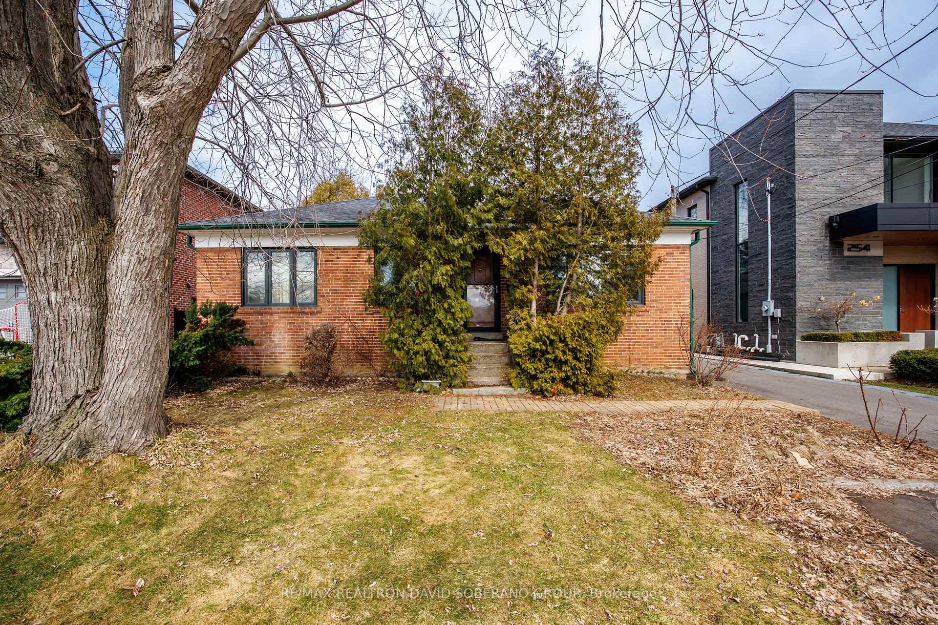 256 Codsell Avenue, North York (Bathurst Manor / Clanton Park), ON M3H 3X1 - Photo 1