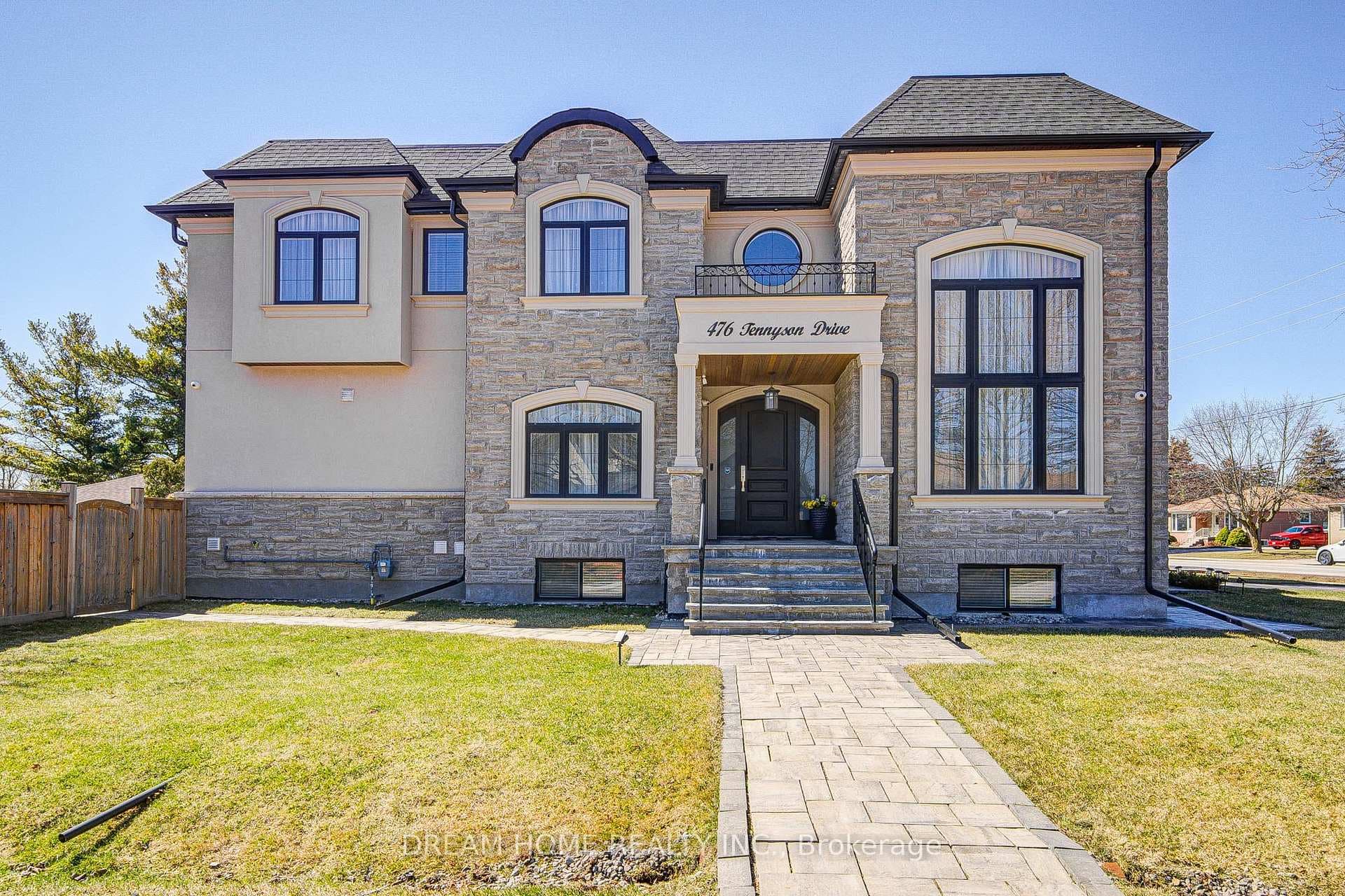 476 TENNYSON Drive, Oakville, ON L6L 3Z1 - Photo 1