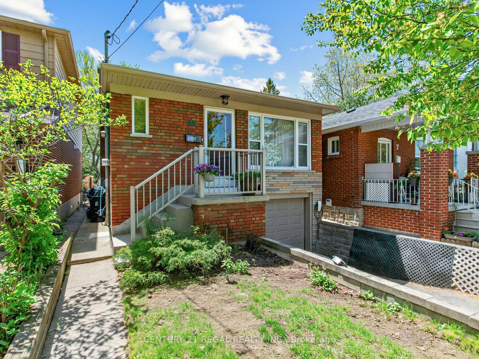 9 Craiglee Drive, Toronto E06
