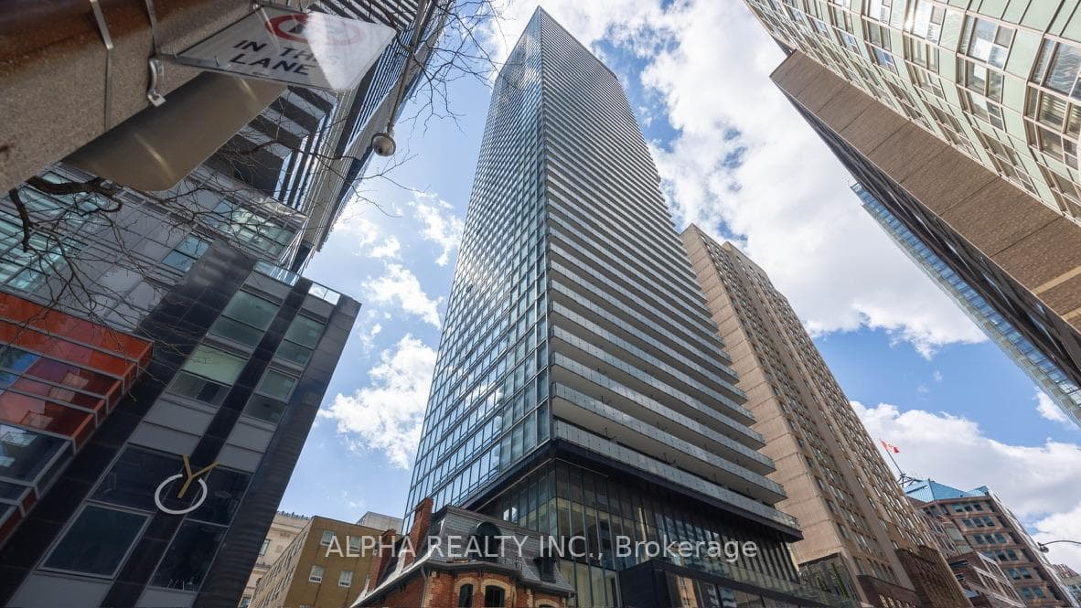 15 Grenville Street Unit 1507, Toronto C01
