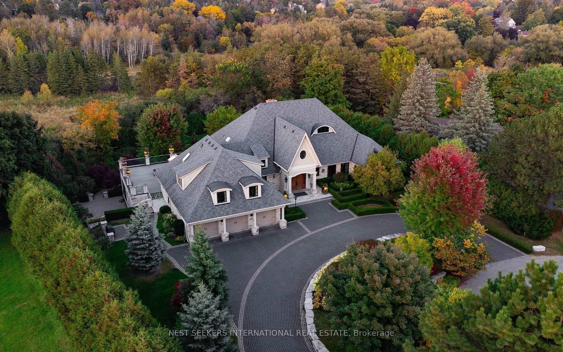 111 Manitou Drive, King