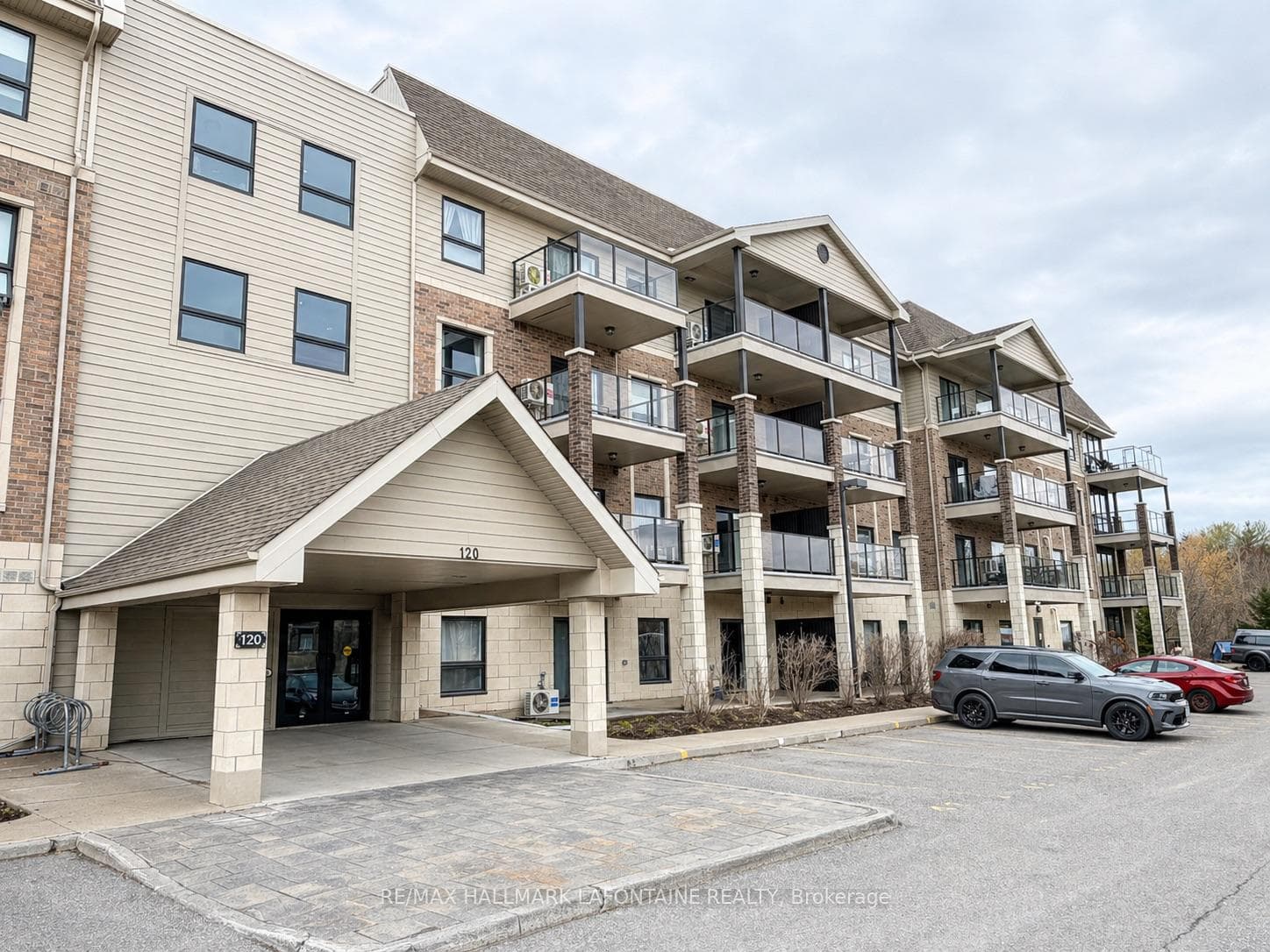 120 Prestige Circle Unit 114, Orleans - Cumberland and Area