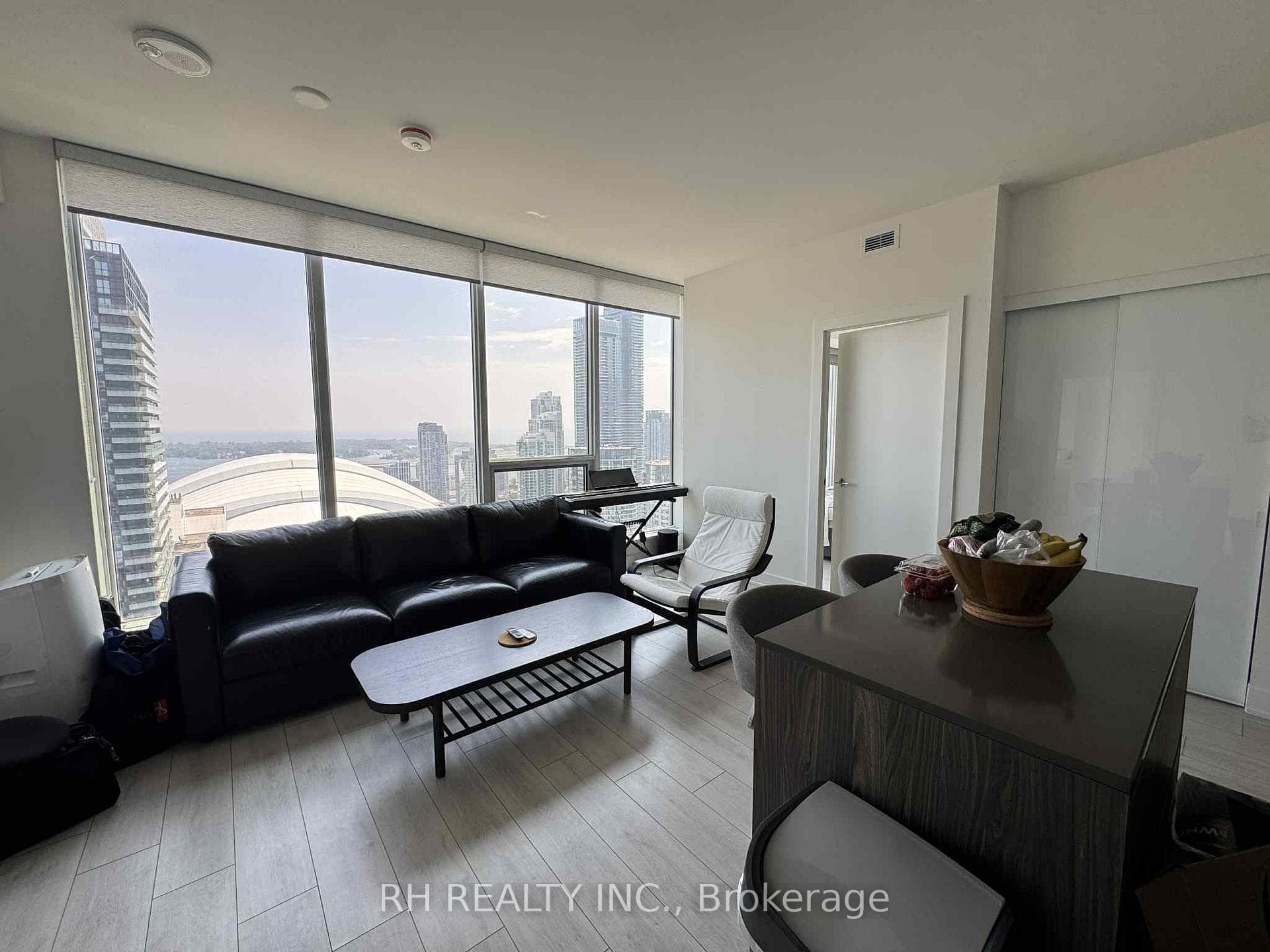 15 Mercer Street Unit 3201, Toronto C01