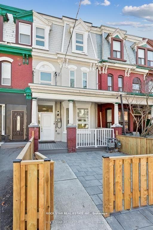 55 Sullivan Street Unit Main, Toronto C01