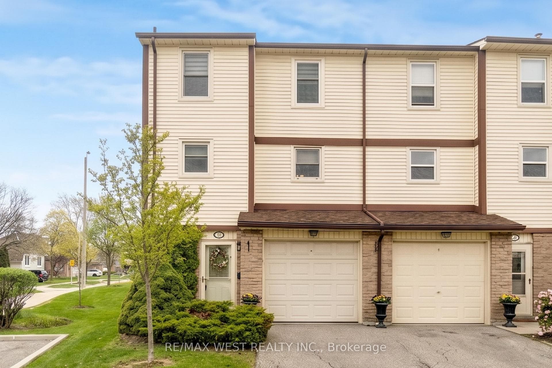 7340 Copenhagen Road Unit 24, Mississauga, ON L5N 2S5 - Photo 1