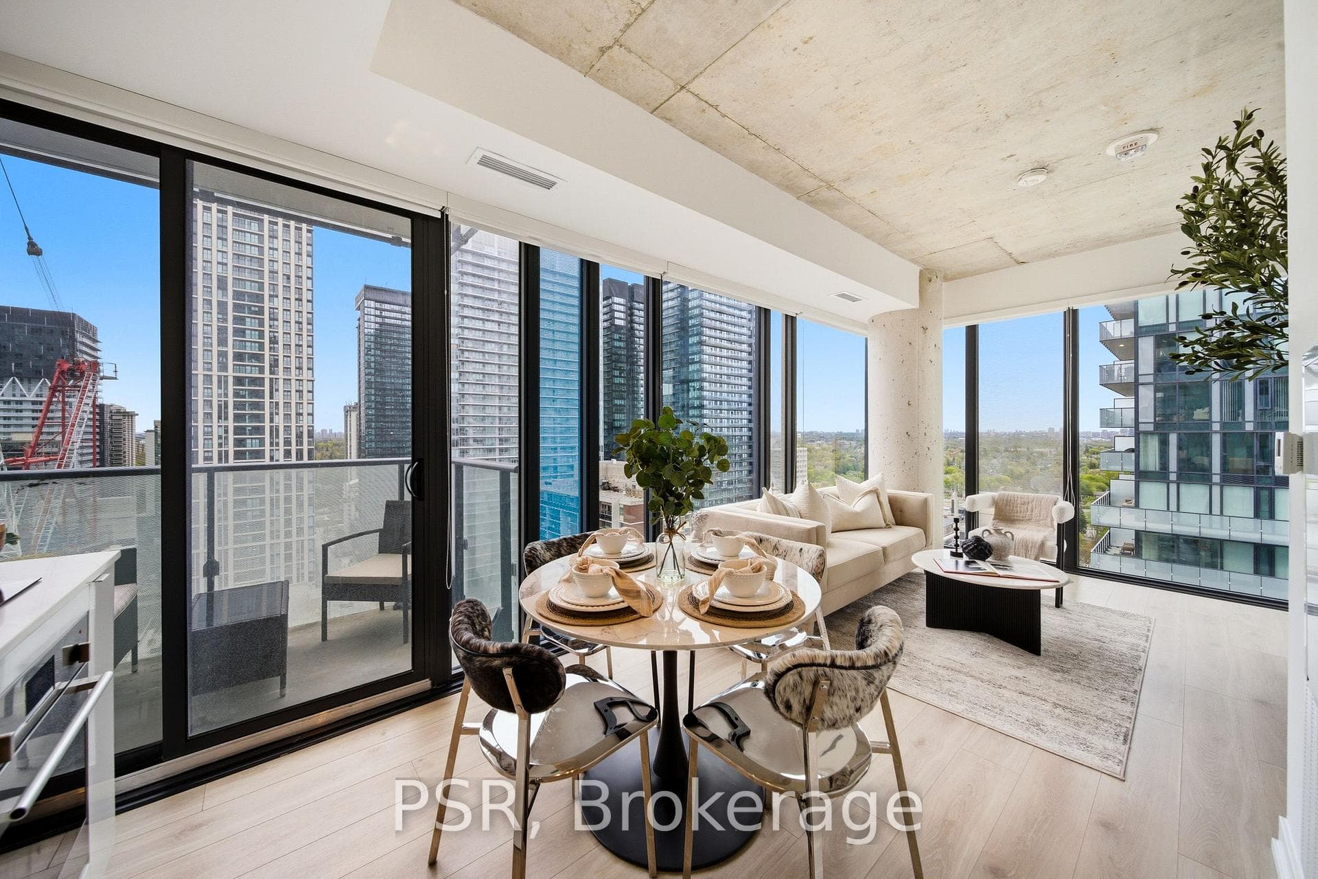 161 Roehampton Avenue Unit 2005, Toronto C10