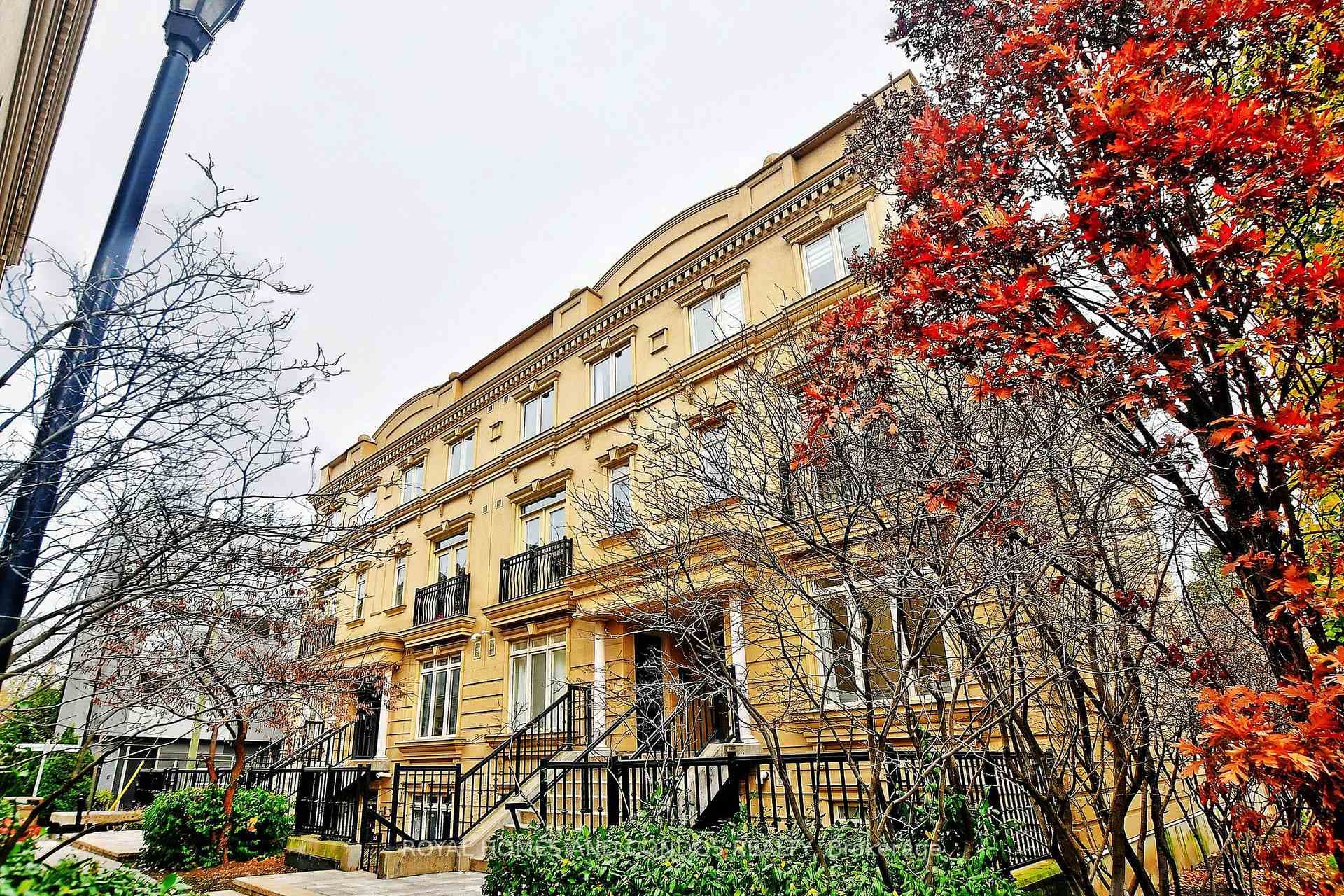 60 Carr Street Unit Th5, Downtown Toronto / Waterfront, ON M5T 1B7 - Photo 1