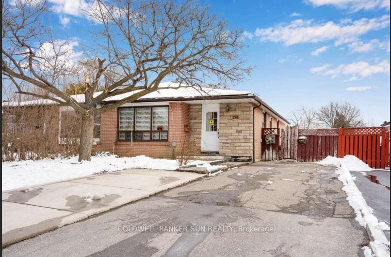 46 Flamingo Crescent, Brampton, ON L6T 2G5 - Photo 1