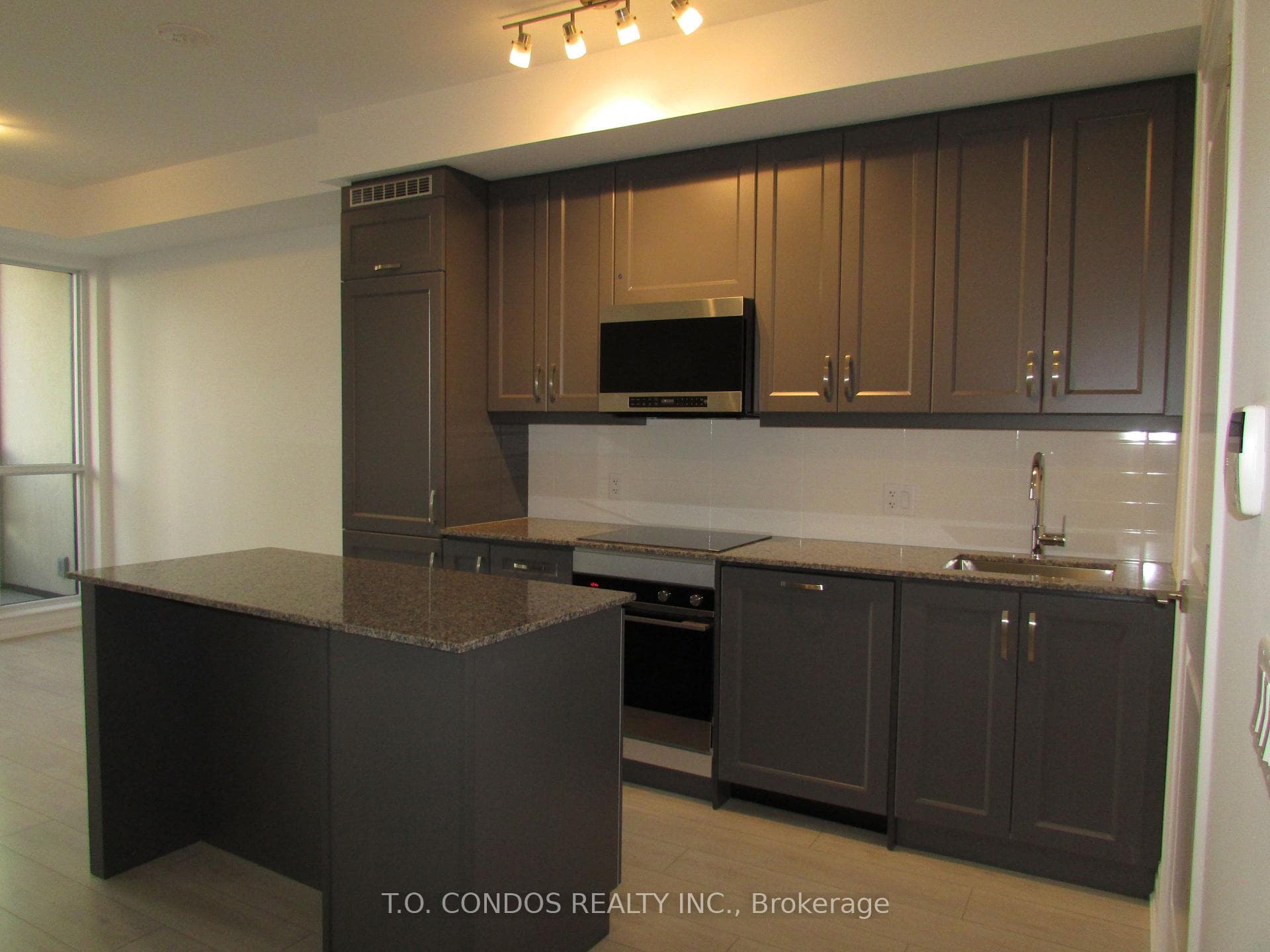 30 Elm Drive Unit 507, Mississauga