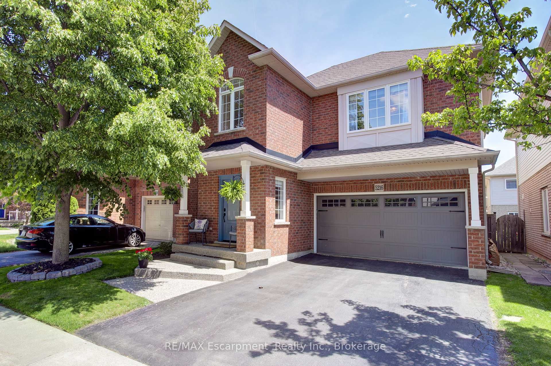 5216 Garland Crescent, Burlington, ON L7L 7K9 - Photo 1
