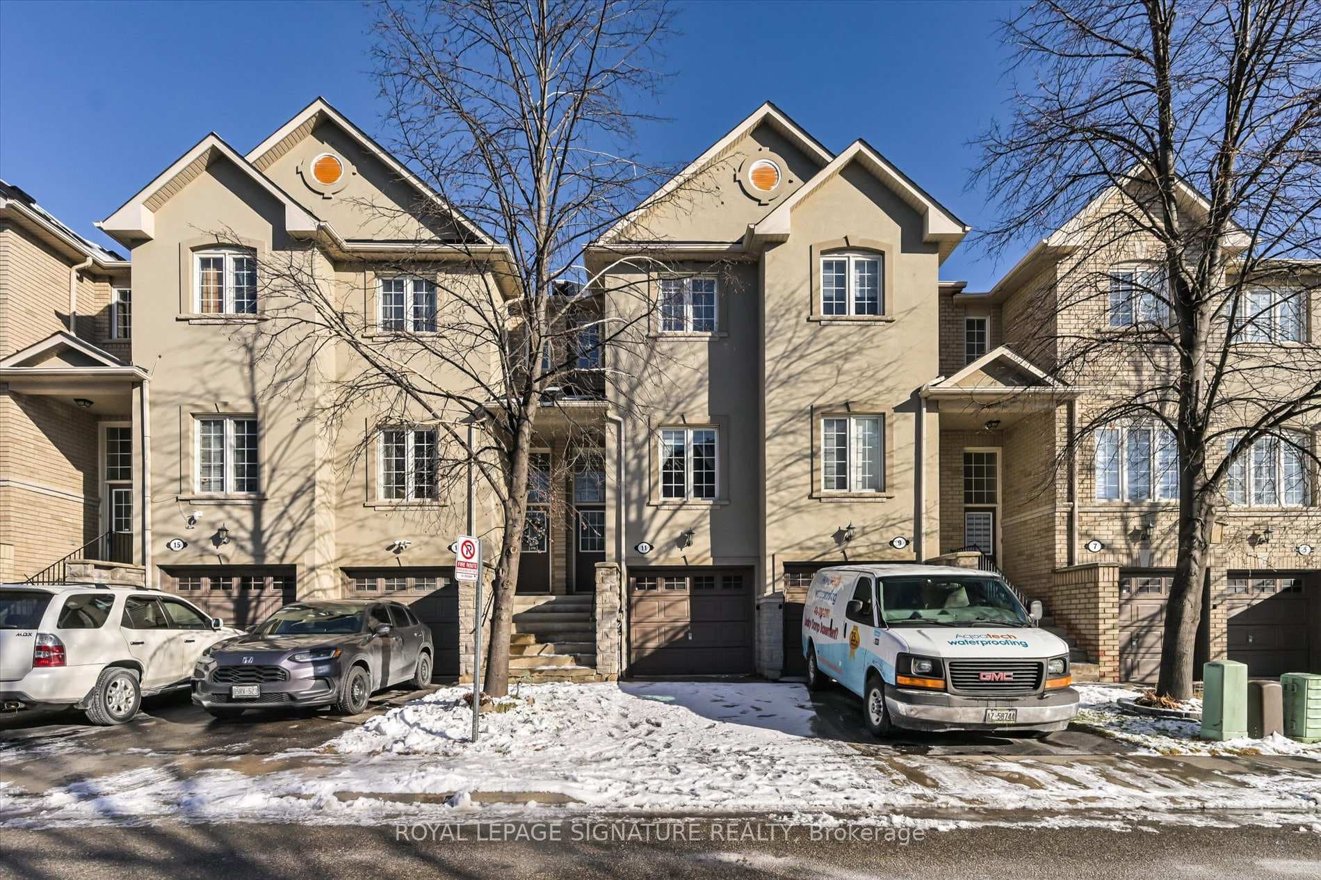435 Hensall Circle Unit 11, Mississauga, ON L5A 4P1 - Photo 1