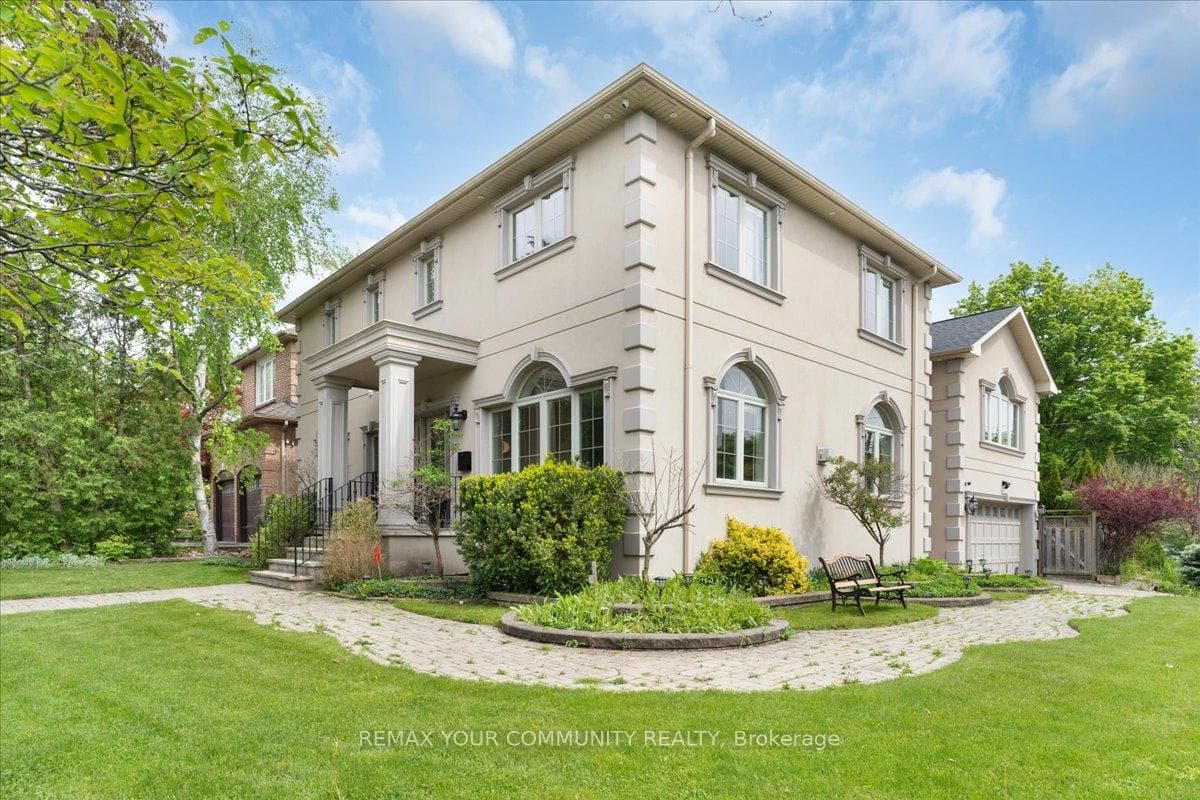 1 Marshfield Court, Don Mills / Parkwoods / Victoria Village, ON M3C 2E2 - Photo 1