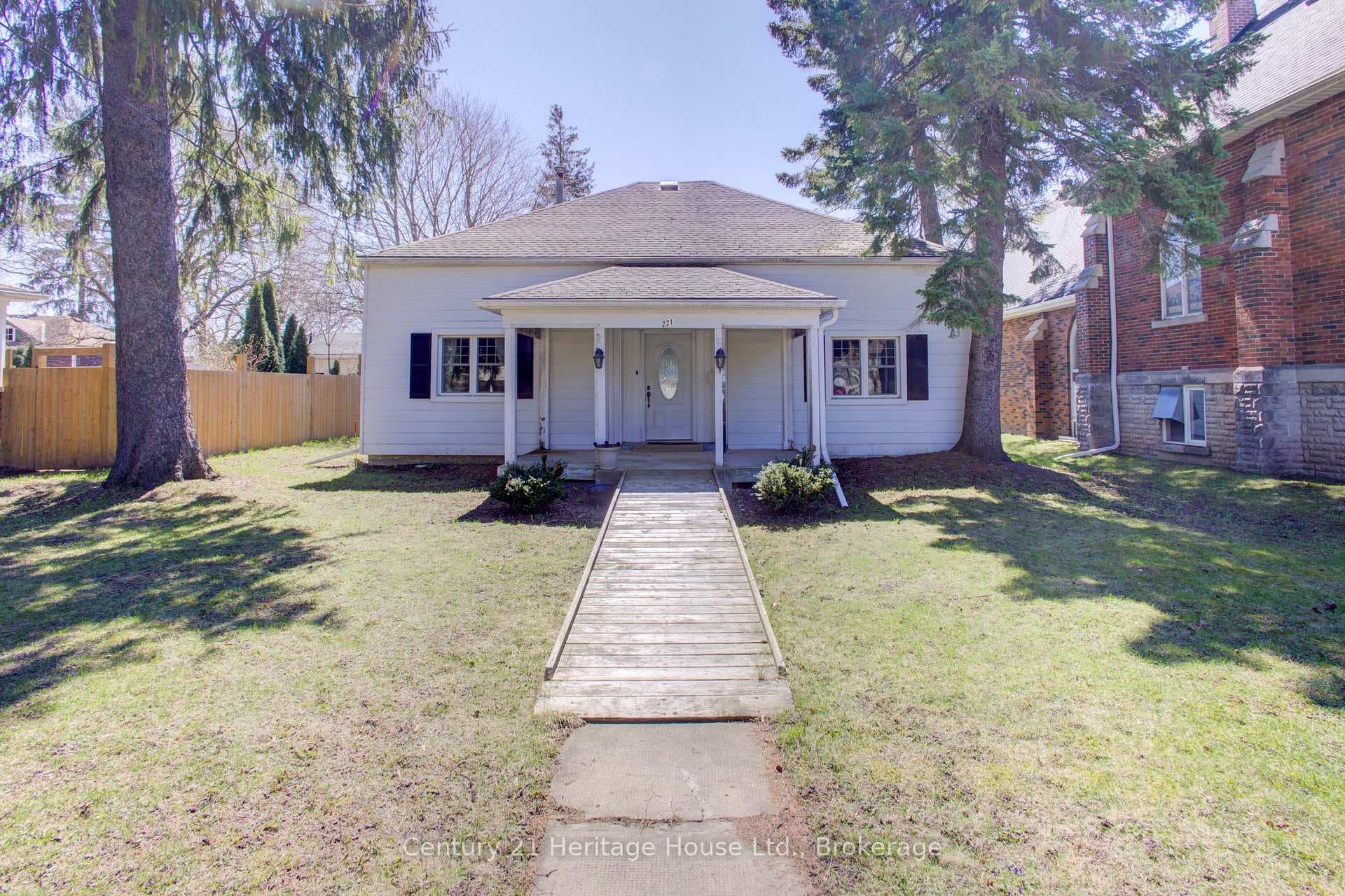 221 Lambton Street, West Grey