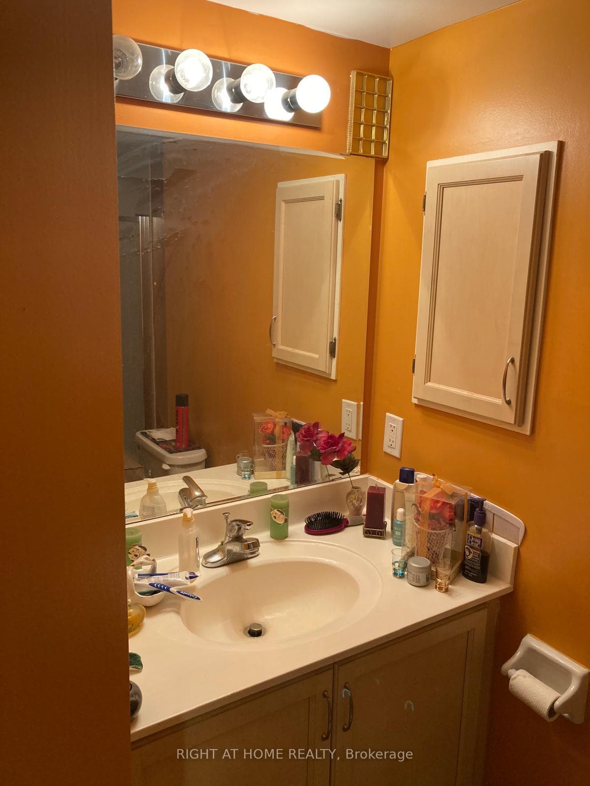 8 Rean Drive Unit 2008, Hillcrest Village / Bayview Village, ON M2K 3B9 - Photo 1