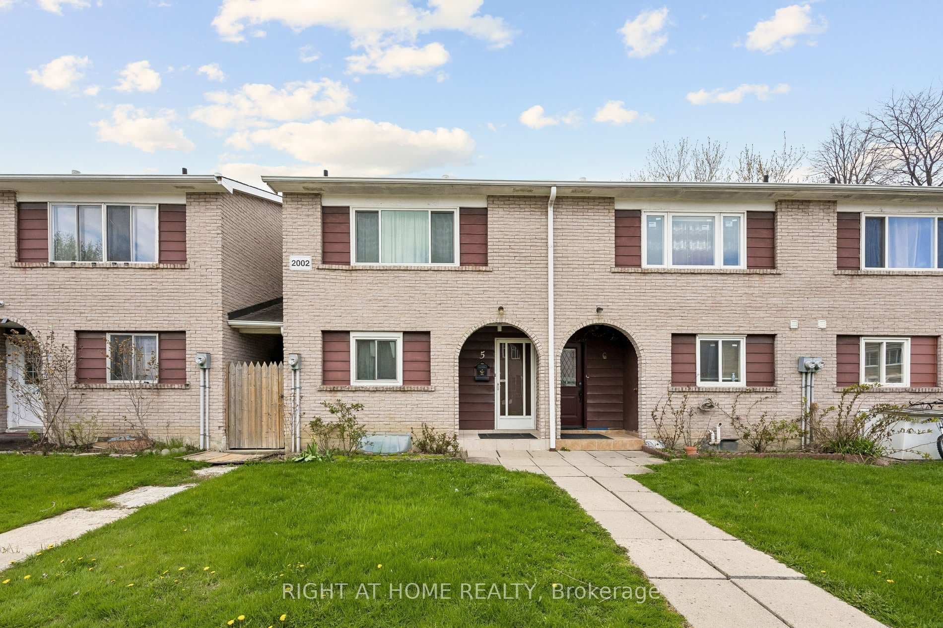 2002 Martin Grove Road Unit 5, Etobicoke (West Mall / Rexdale), ON M9V 4A3 - Photo 1