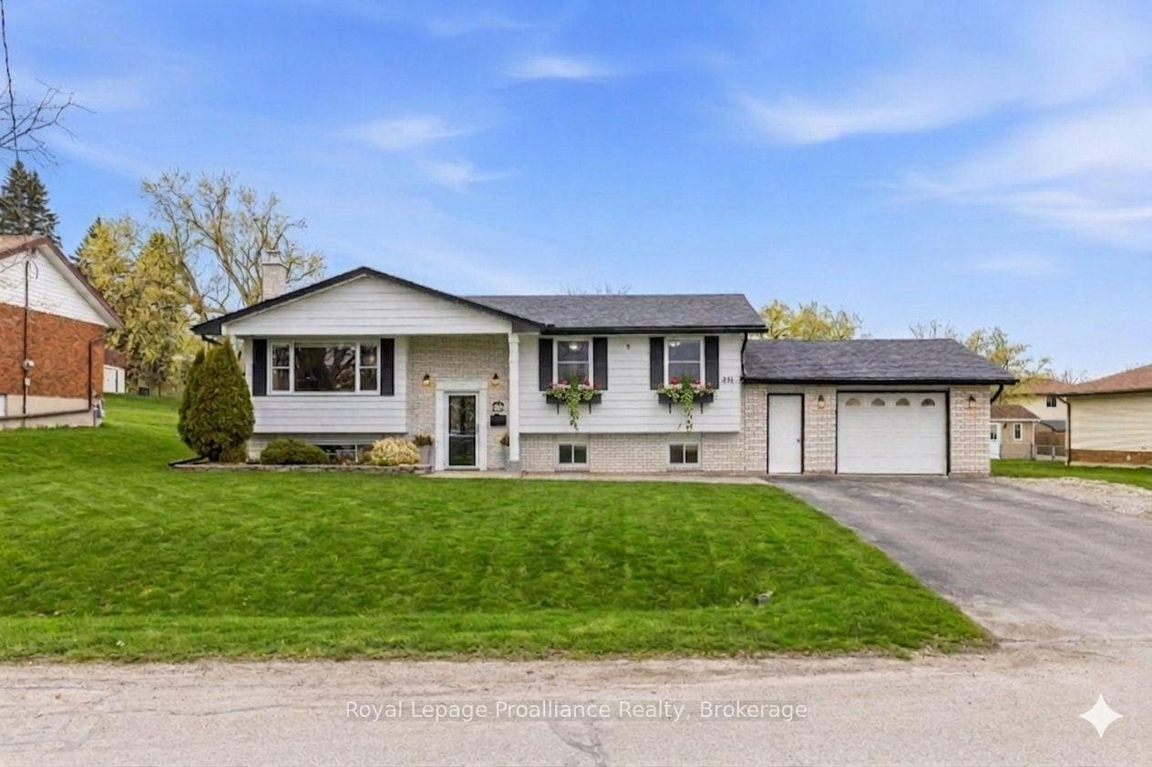 836 Stewart Drive, Peterborough, ON K9J 7R4 - Photo 1
