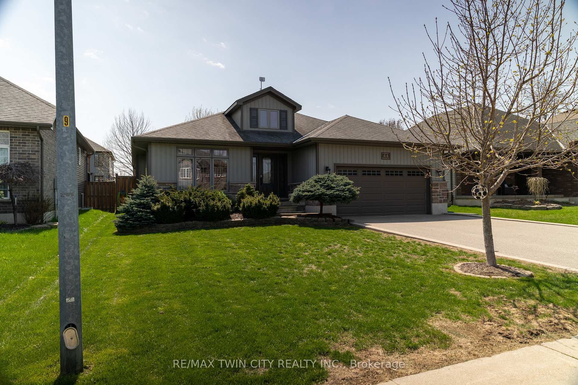 44 WILLIAM Street, Tillsonburg, ON N4G 1L8 - Photo 1