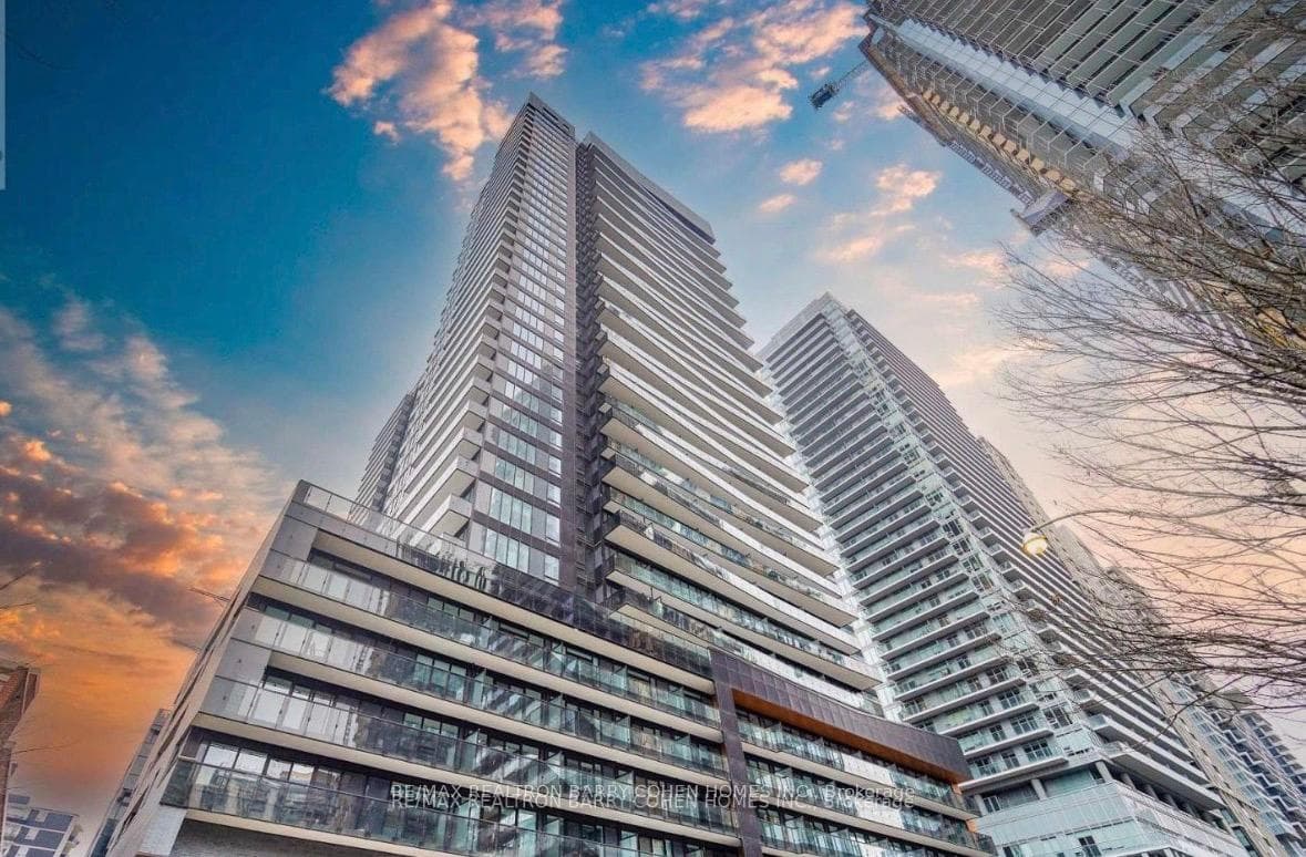 117 Broadway Avenue Unit 421, Leaside / Davisville, ON M4P 1V3 - Photo 1