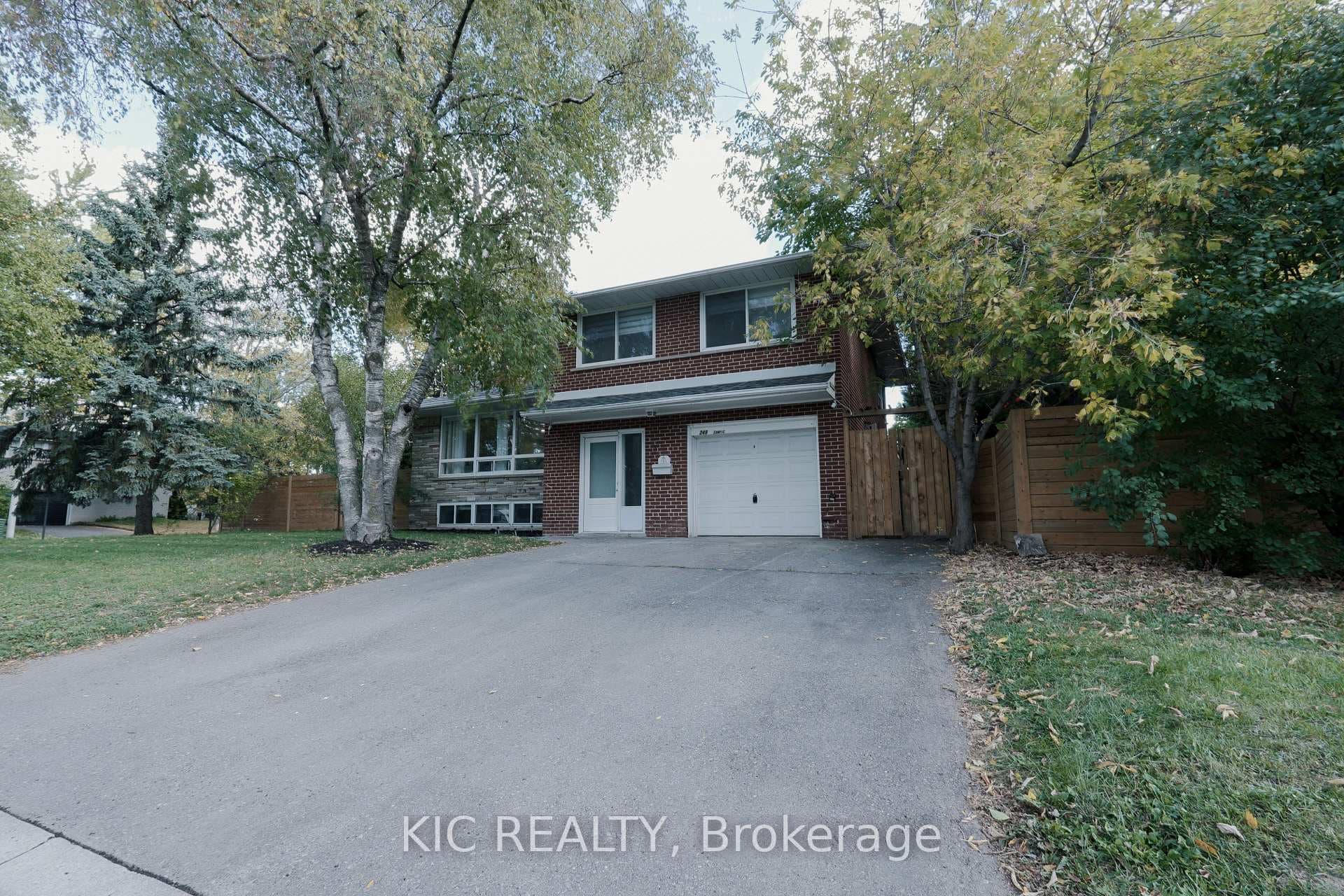 249 Tampico Road, Richmond Hill, ON L4C 4R8 - Photo 1