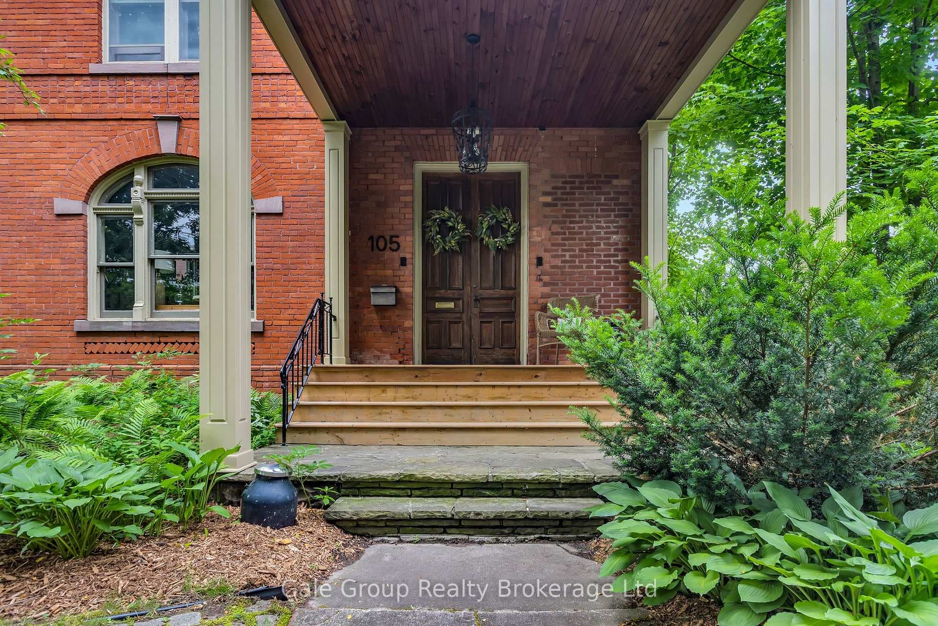 105 Vansittart Avenue, Woodstock, ON N4S 6E5 - Photo 1