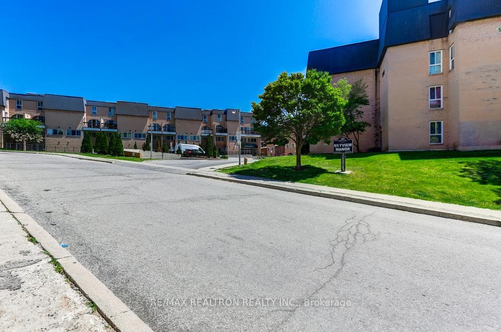 100 Mornelle Court Unit 1045, Scarborough (West Hill / Highland Creek)