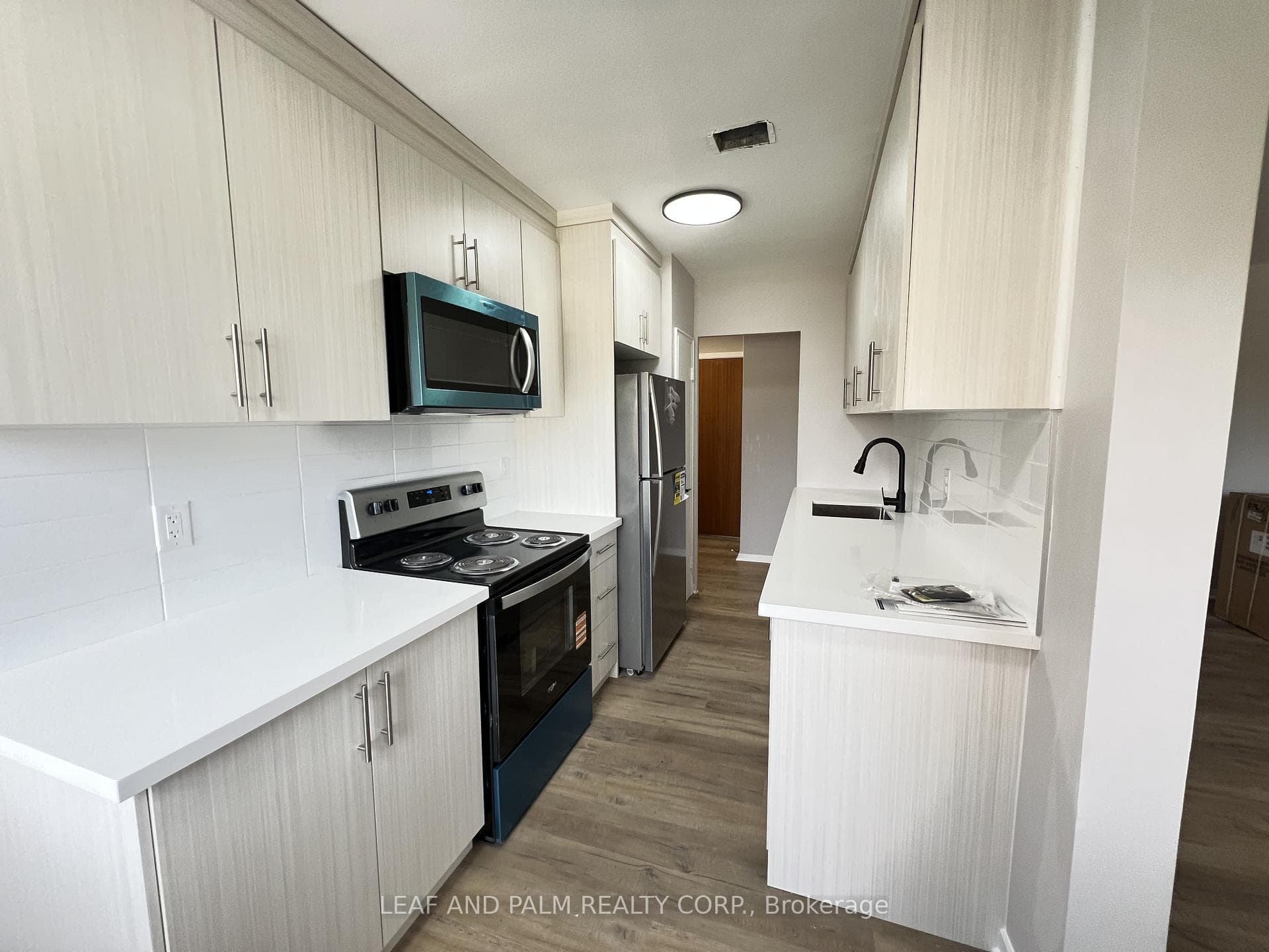 1698 Victoria Park Avenue Unit 102, Don Mills / Parkwoods / Victoria Village, ON M1R 1R2 - Photo 1