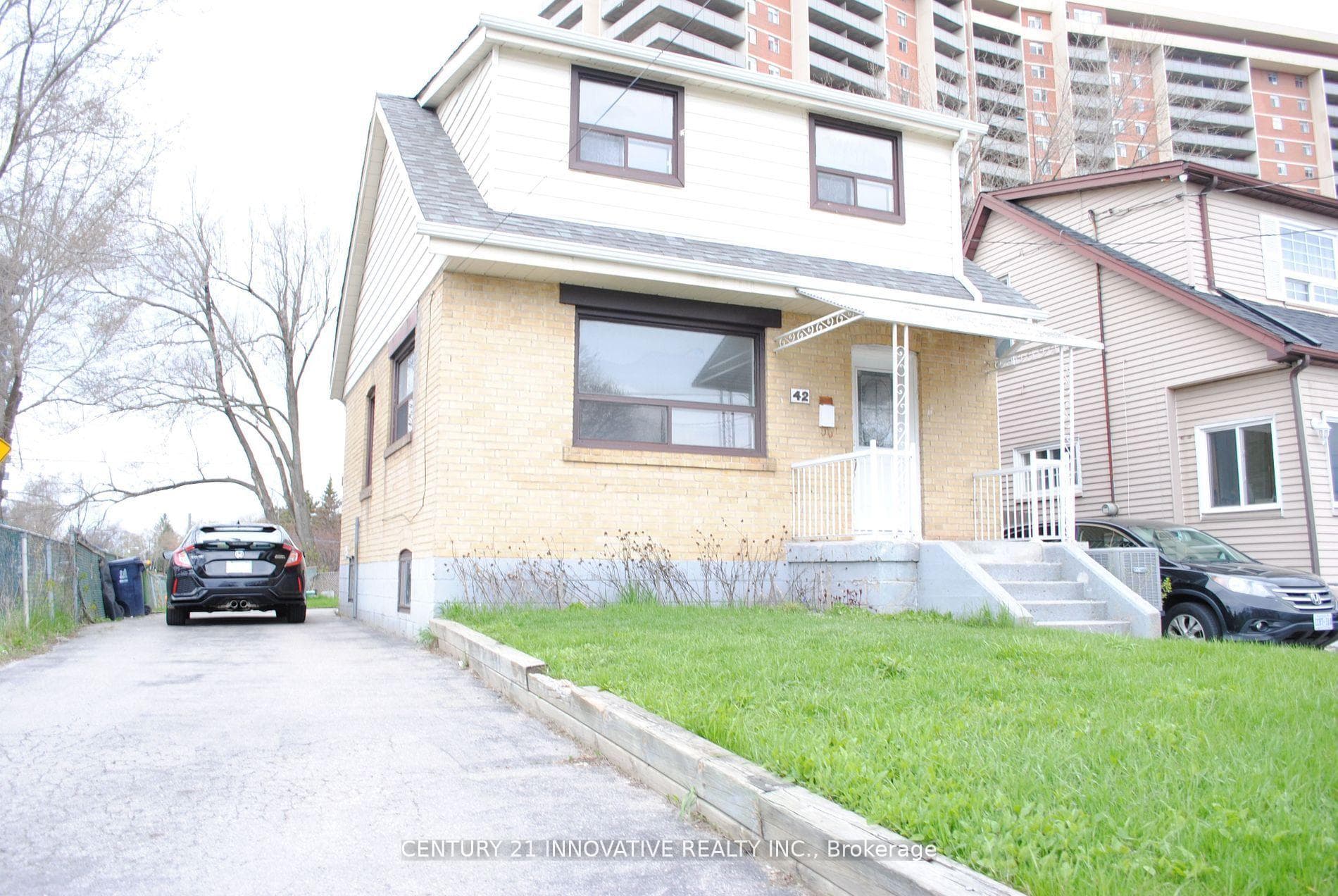 42 St Dunstan Drive Unit Studio, Birch Cliff / Cliffside, ON M1L 2V5 - Photo 1