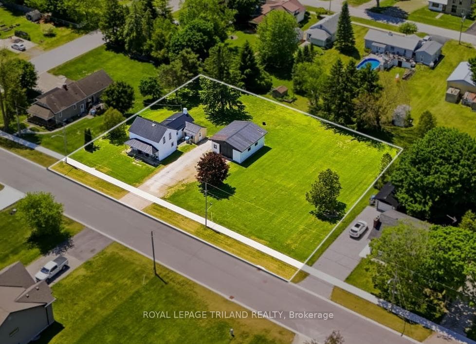 191 ELIZABETH Street, Lambton Shores, ON N0M 2N0 - Photo 1