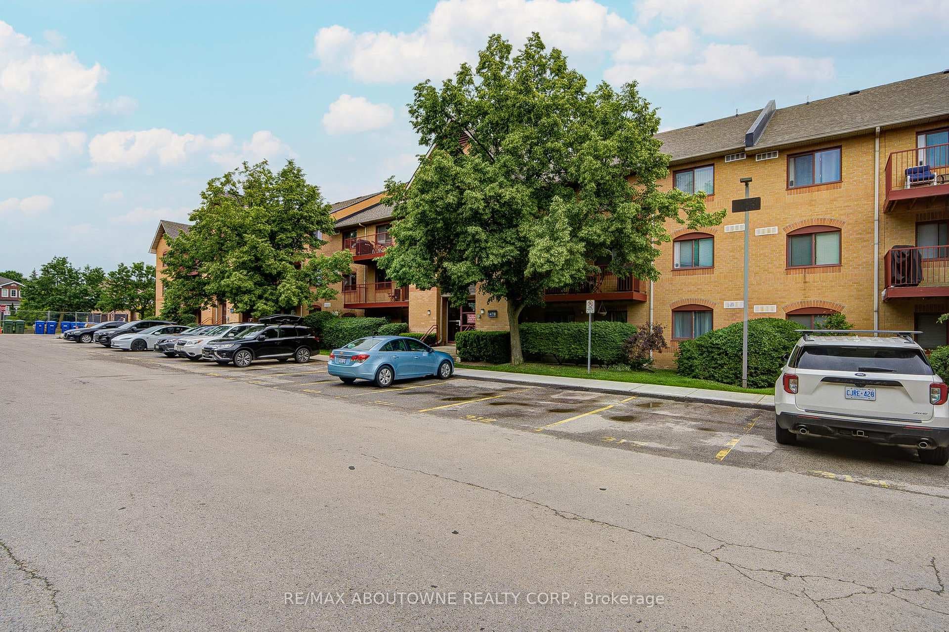 1476 Pilgrims Way Unit 1832, Oakville, ON L6M 3G7 - Photo 1