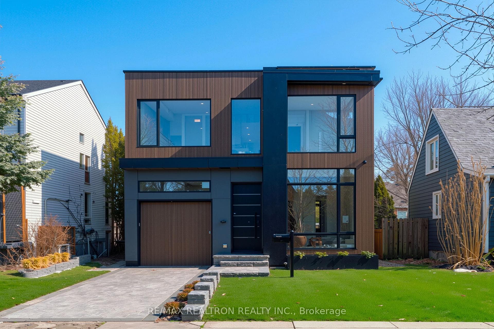 19 Topham Road, Danforth / East York, ON M4B 3K3 - Photo 1