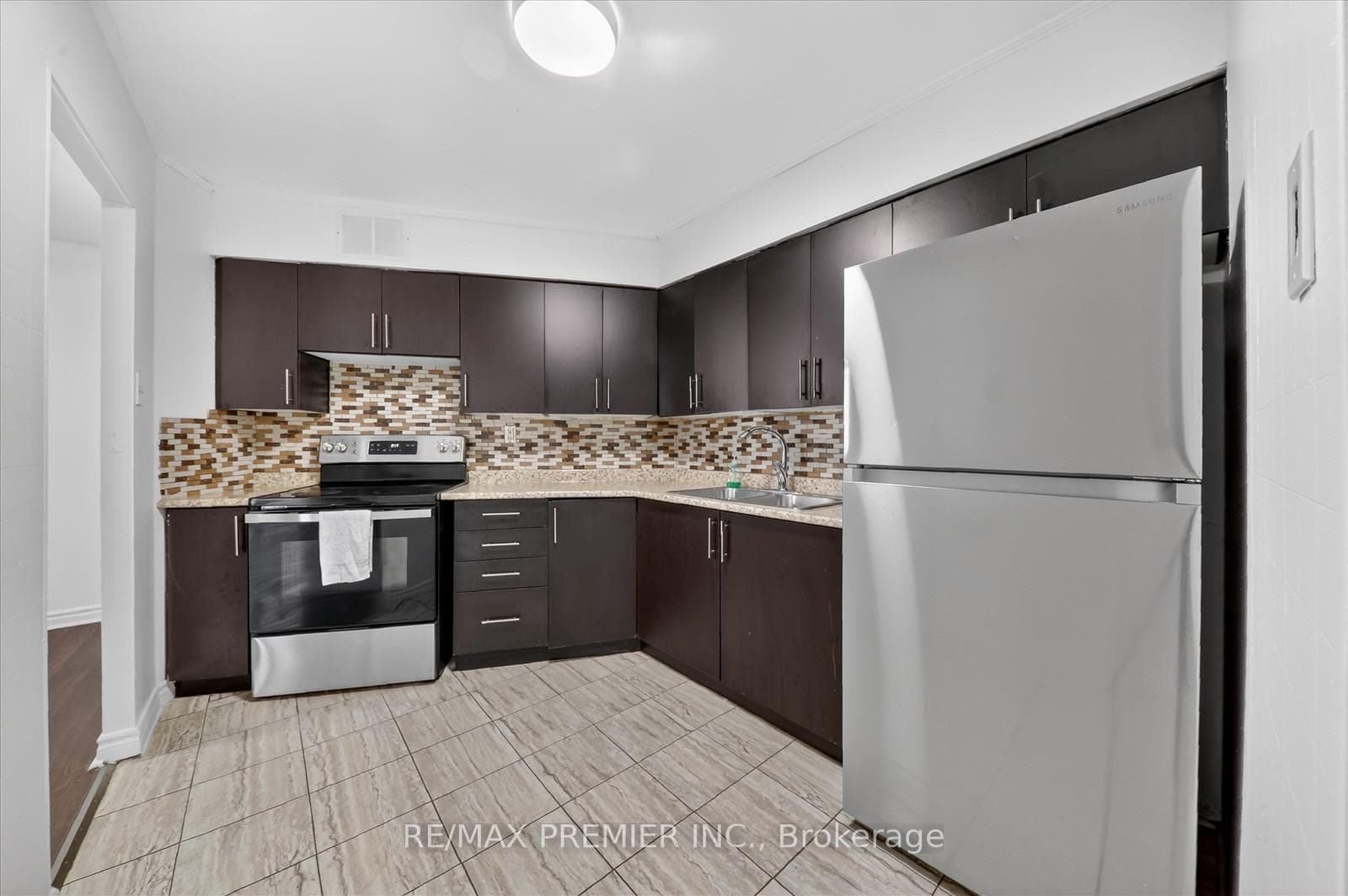 3555 Derry Road Unit 712, Mississauga, ON L4T 1B2 - Photo 1