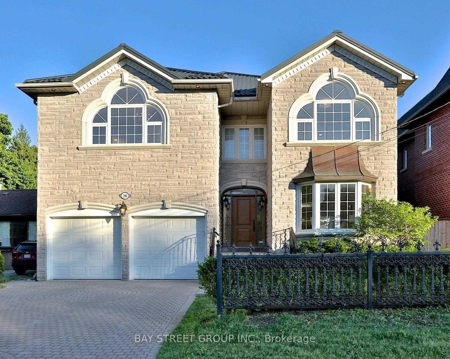 201 Mckee Avenue, Willowdale / Newtonbrook