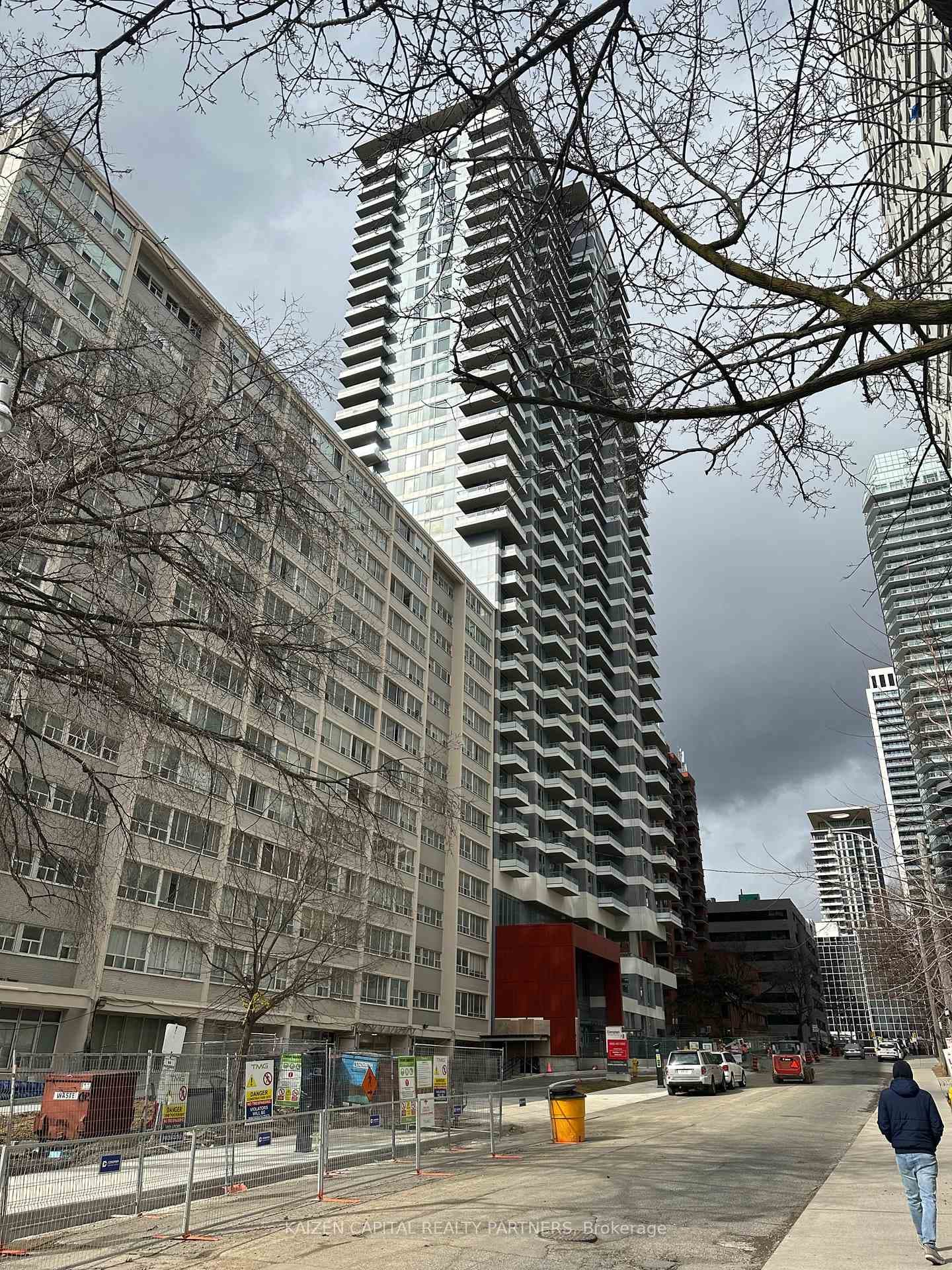 50 Dunfield Avenue Unit 1620, Leaside / Davisville, ON M4S 0E4 - Photo 1