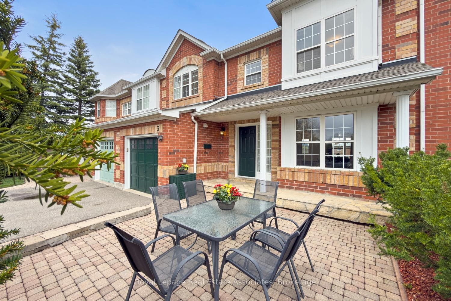 199 Hillcrest Avenue Unit 3, Mississauga, ON L5B 4L5 - Photo 1