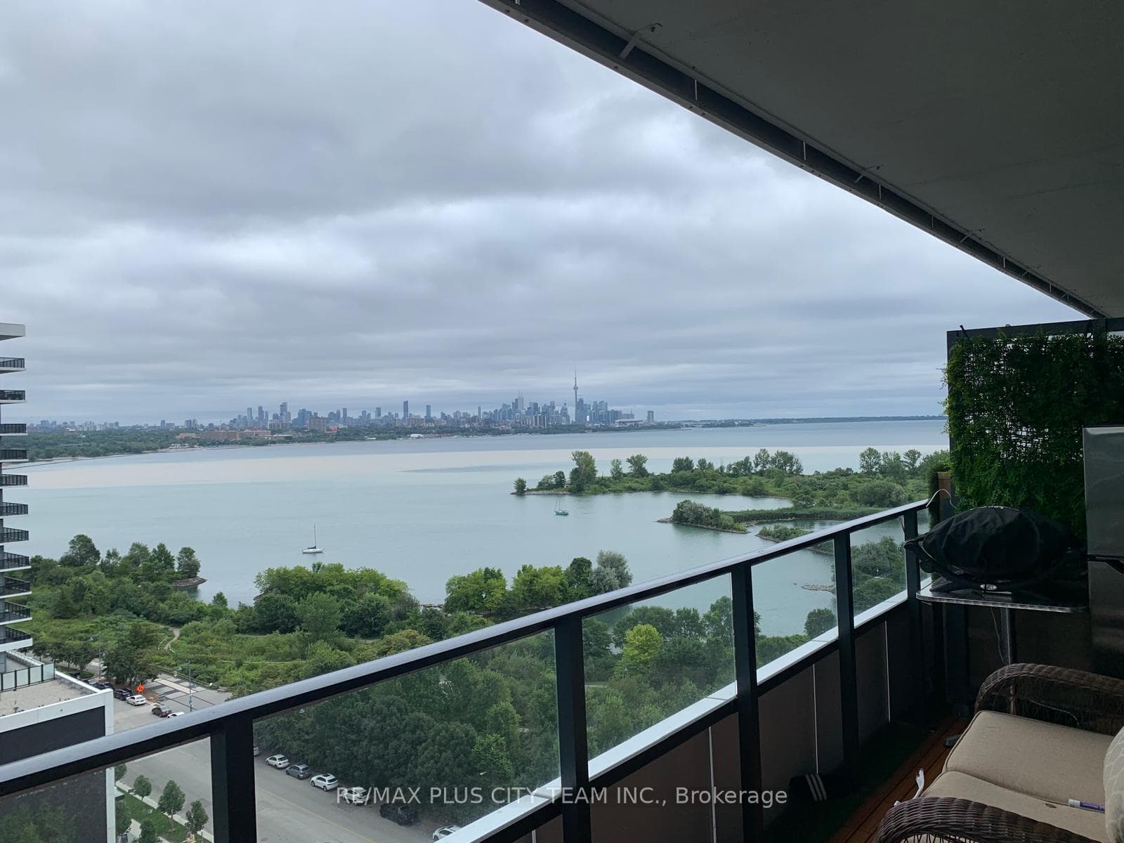 20 Shore Breeze Drive Unit 1304, Liberty Village / Parkdale / South Parkdale, ON M8V 0C7 - Photo 1
