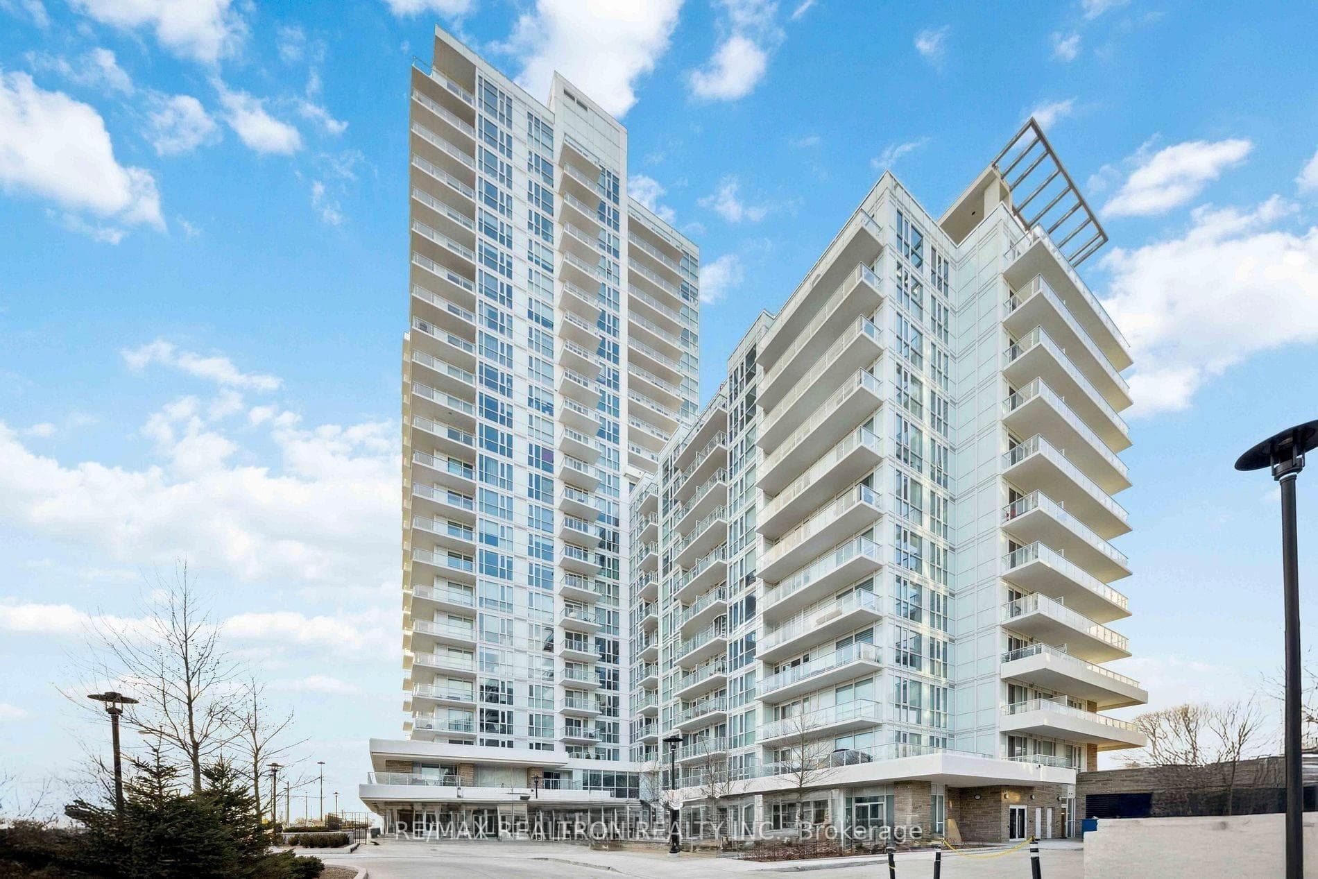 10 Deerlick Court Unit 1214, Don Mills / Parkwoods / Victoria Village, ON M3A 1Y4 - Photo 1