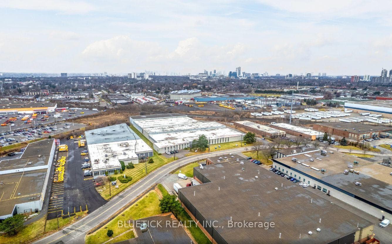 44 Rolark Drive Unit 1, Dorset Park / Kennedy Park, ON M1R 4G2 - Photo 1