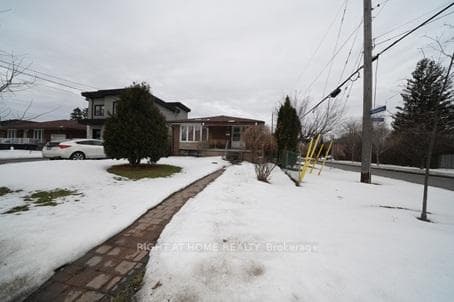 35 Beckett Avenue, York / Weston, ON M6L 2B3 - Photo 1