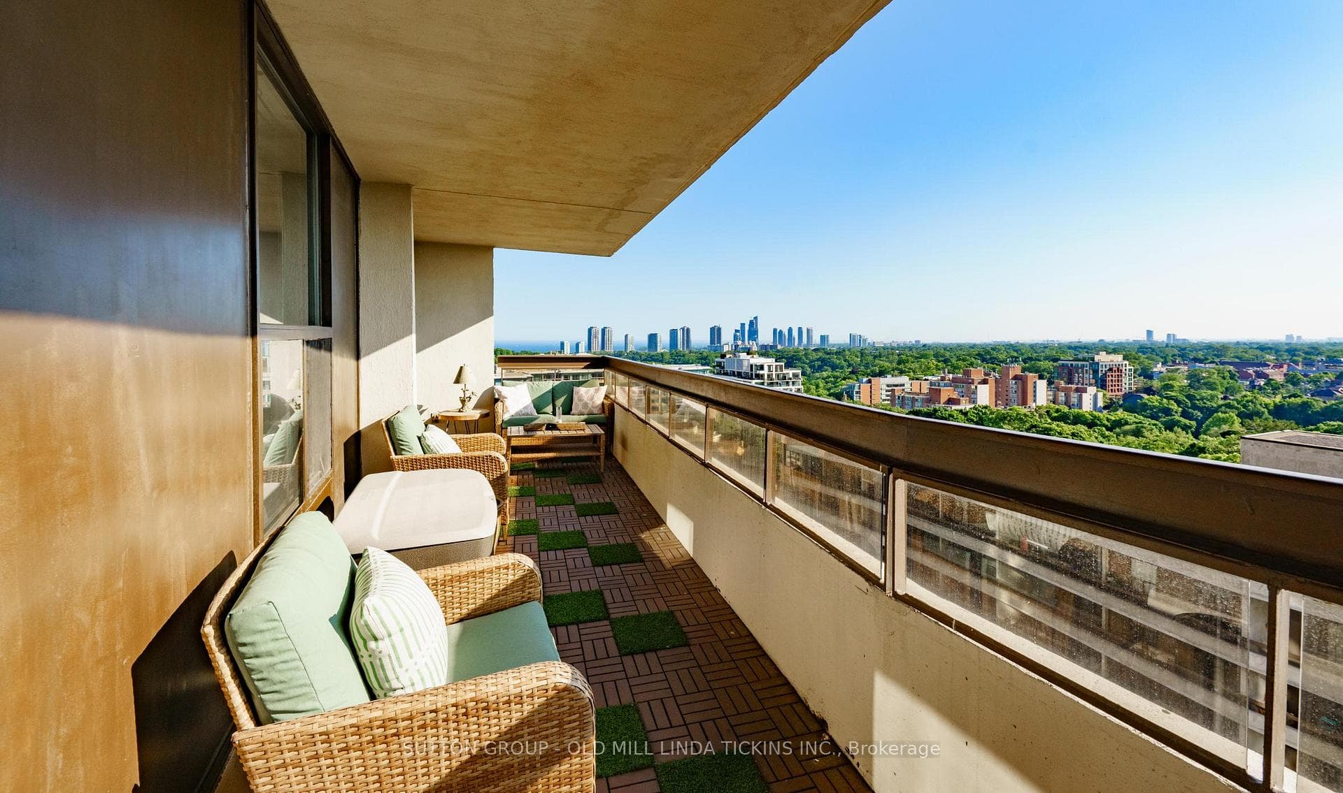 100 Quebec Avenue Unit 1402, Bloor West Village / Swansea, ON M6P 4B8 - Photo 1