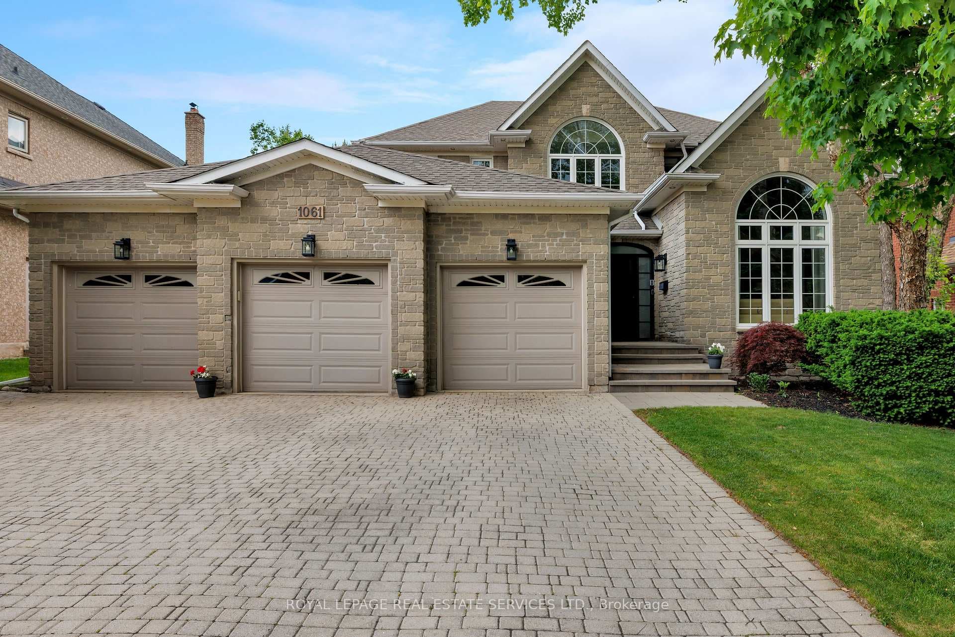 1061 Summit Ridge Drive, Oakville, ON L6M 3K9 - Photo 1