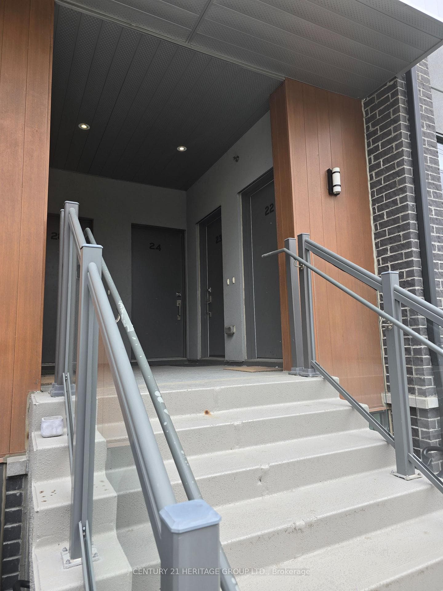 680 Atwater Avenue Unit 22, Mississauga, ON L5G 0B6 - Photo 1